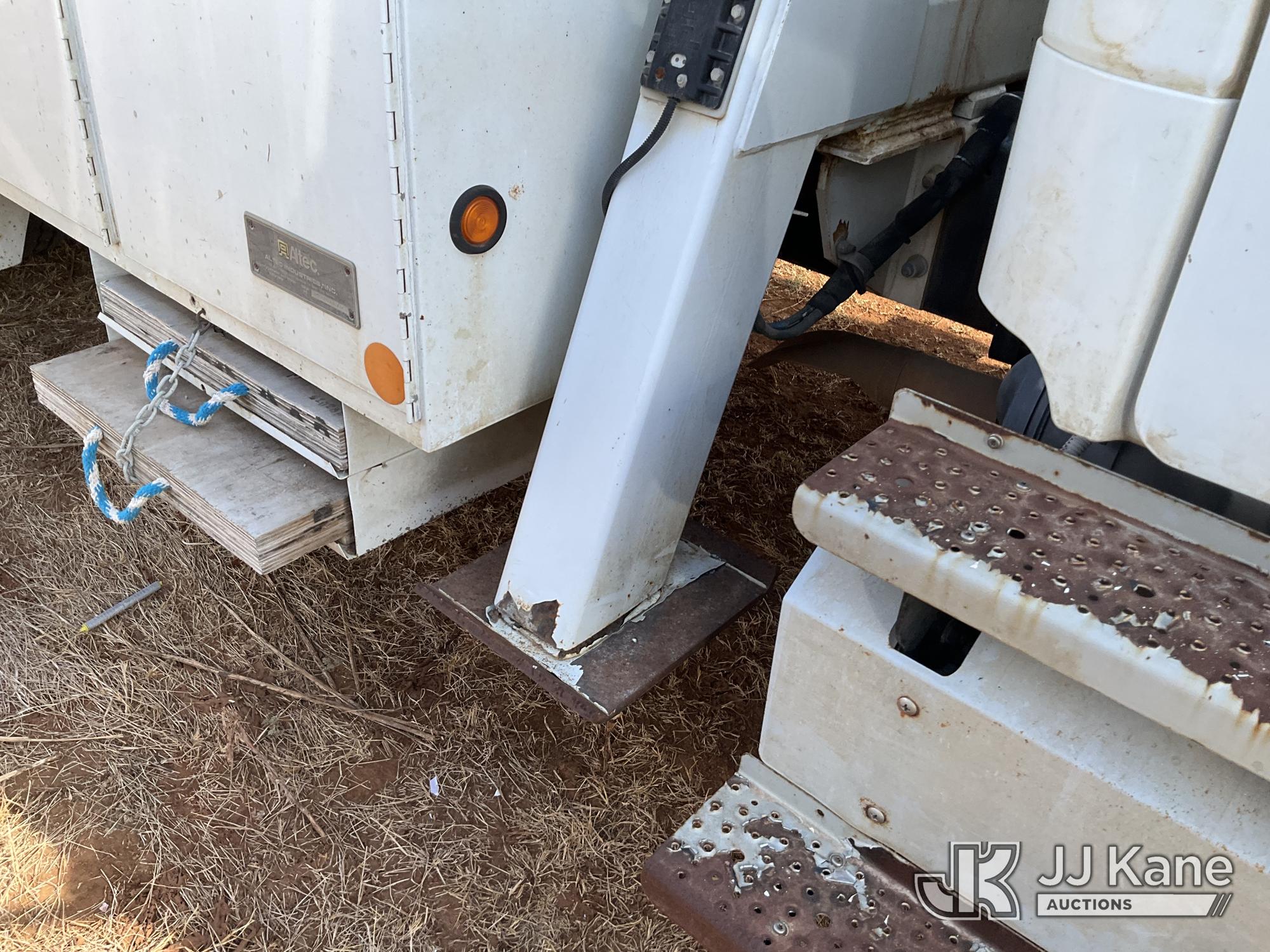2013 Freightliner M2 106