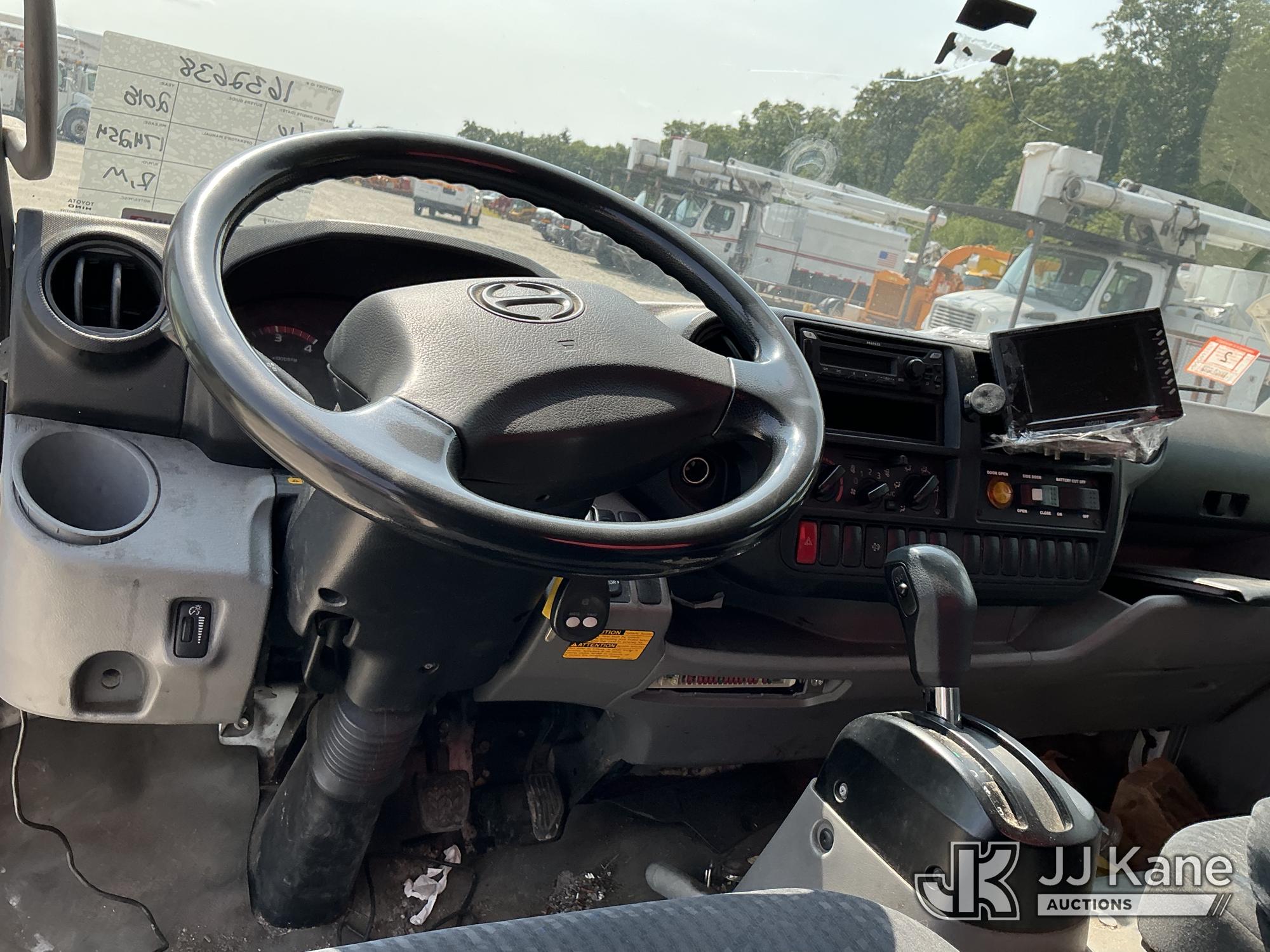 2018 Hino 195