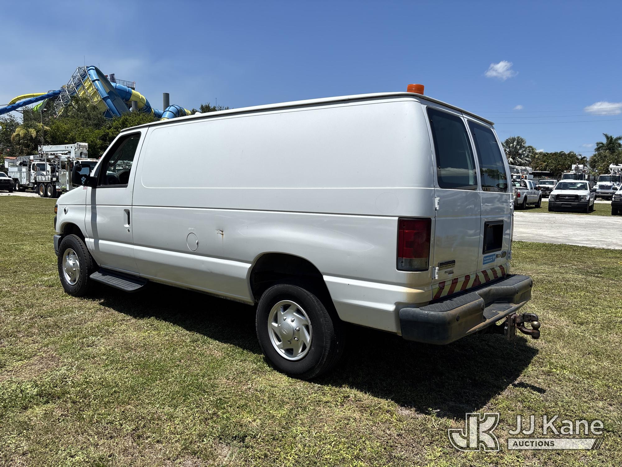 2013 Ford E350