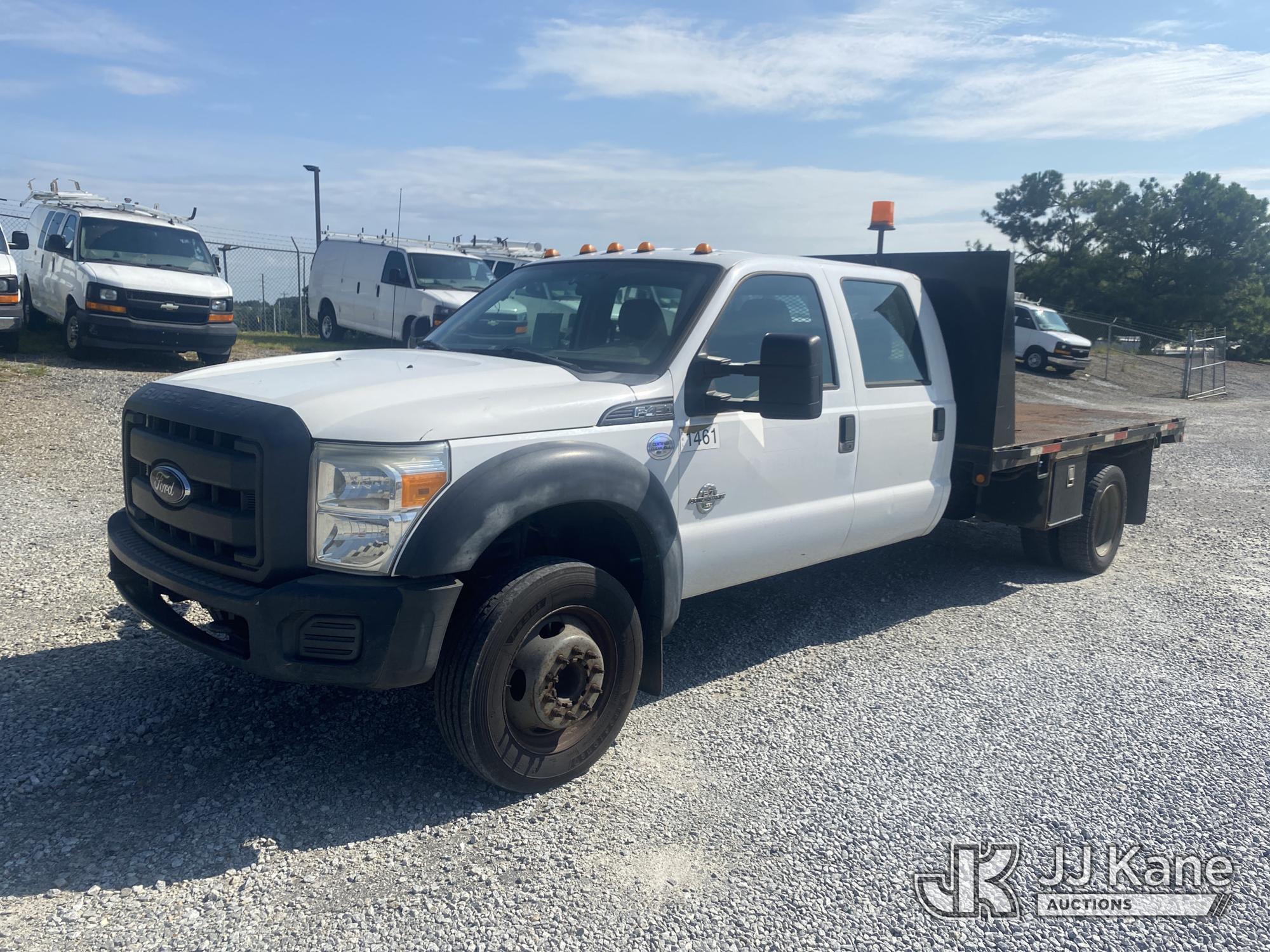 2015 Ford F-450 SD Crew-Cab Flatbed Truck
