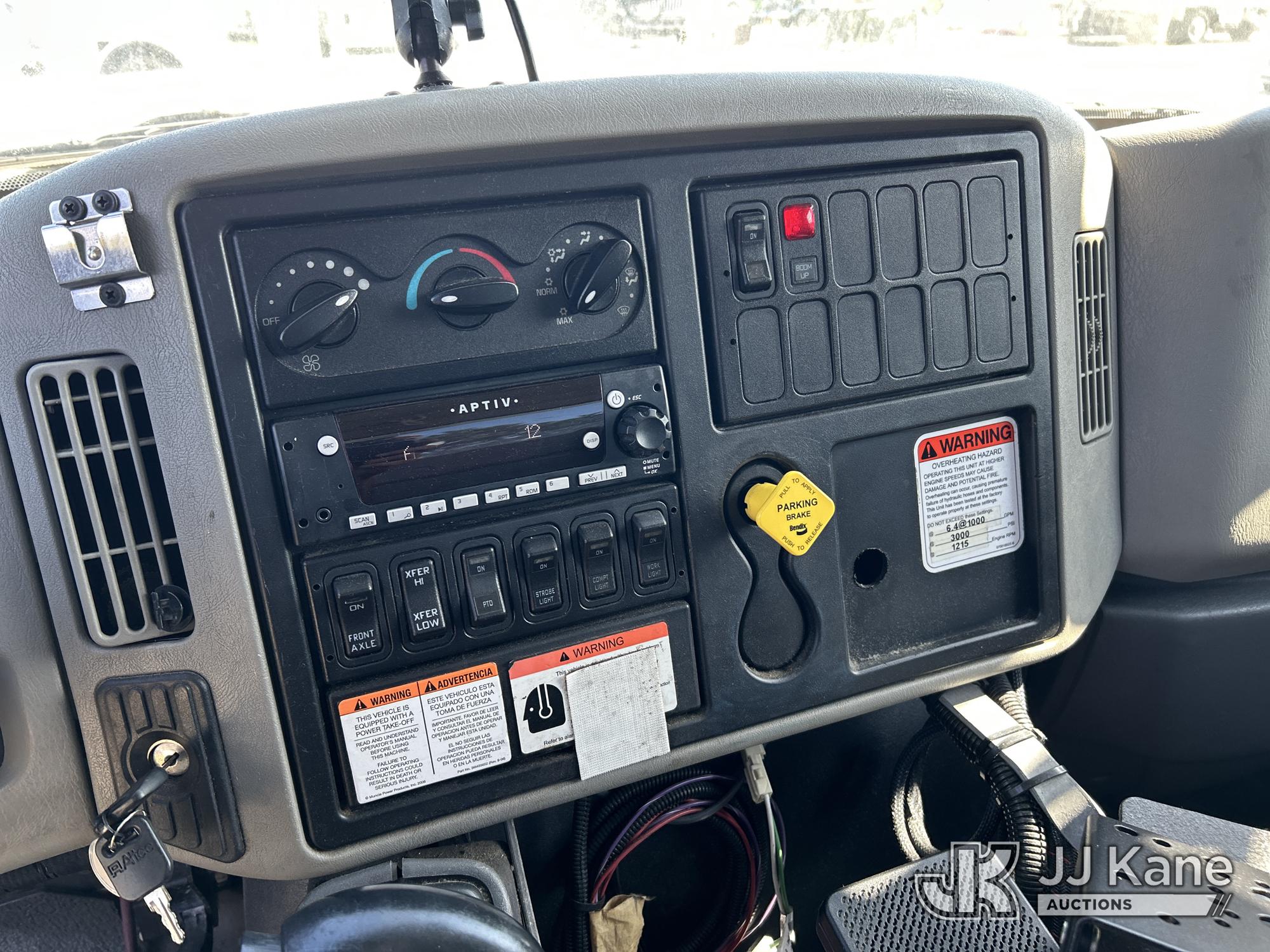 2014 International 7300 4x4