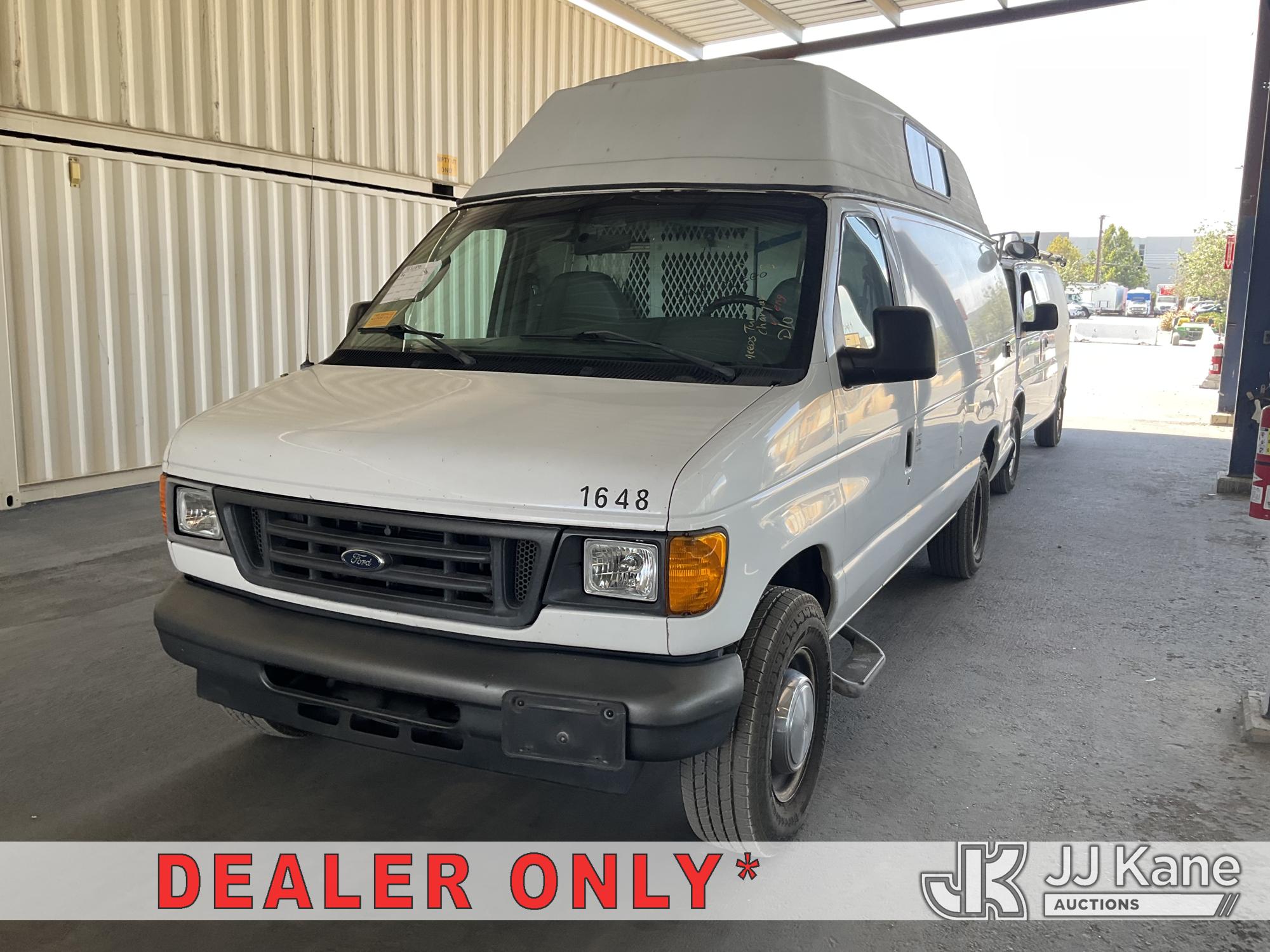 Photo of 2004 Ford Econoline E-350 SD