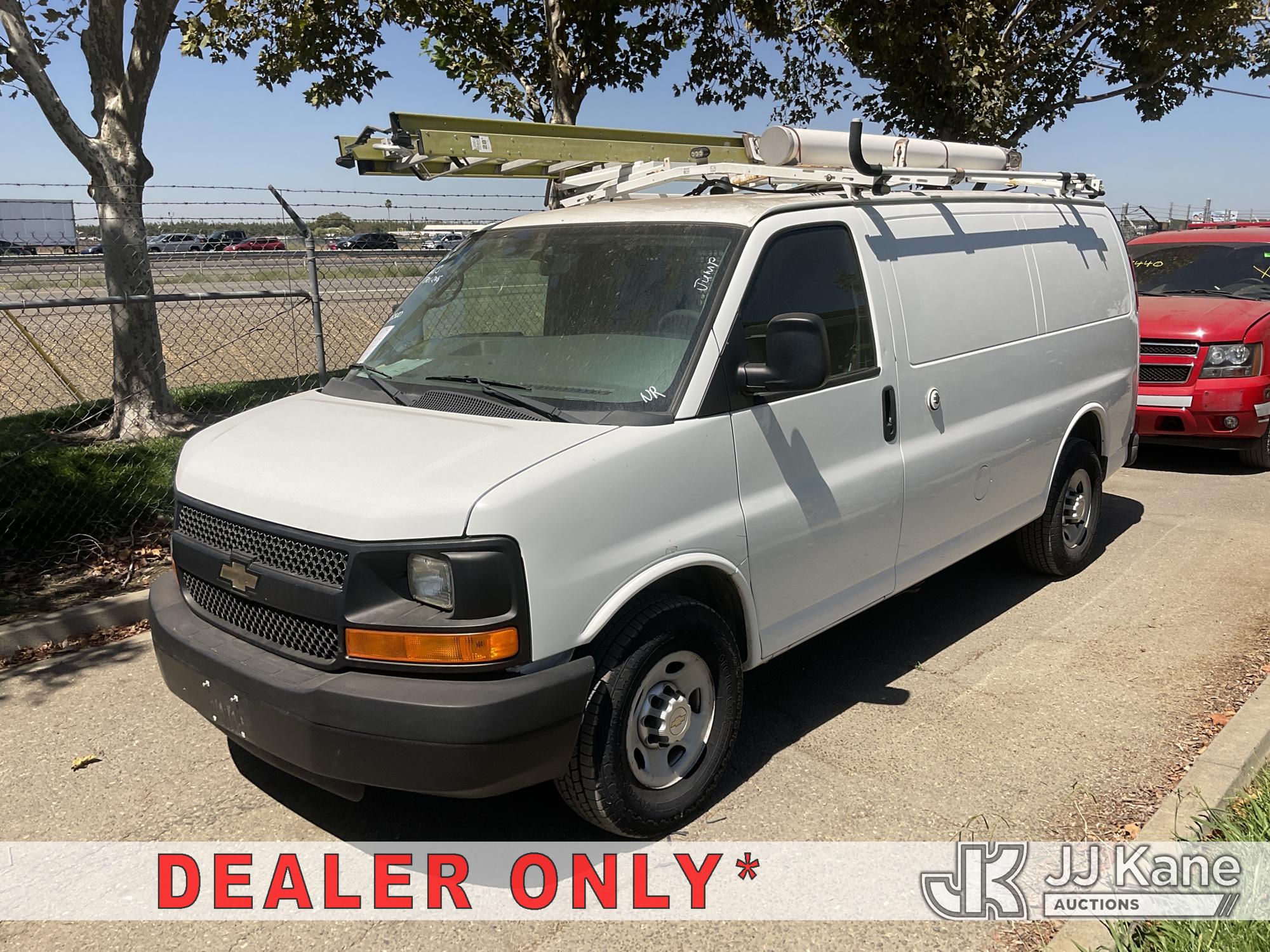 2013 Chevrolet Express 2500 Cargo Cargo Van
