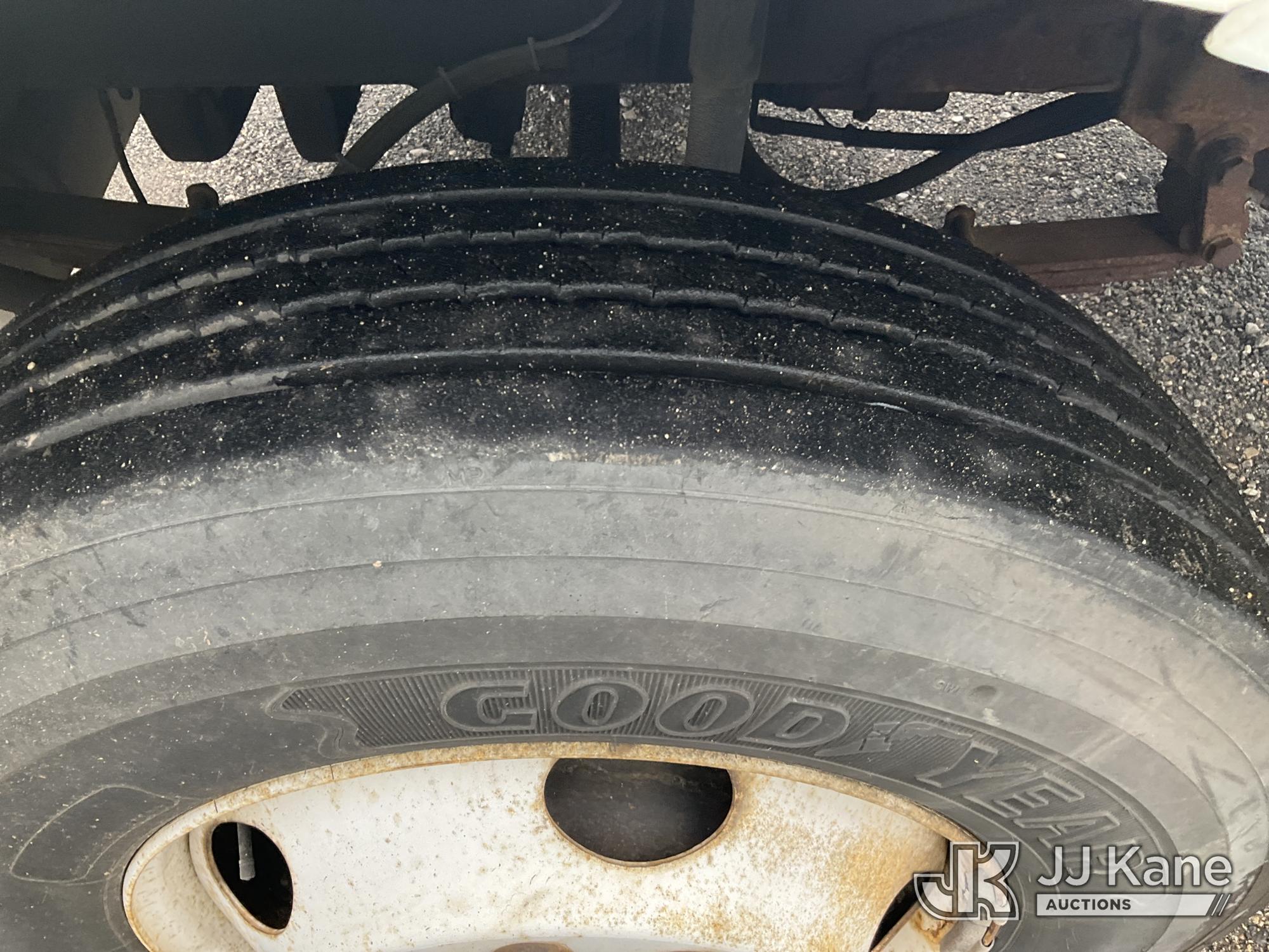 2000 Ford F650