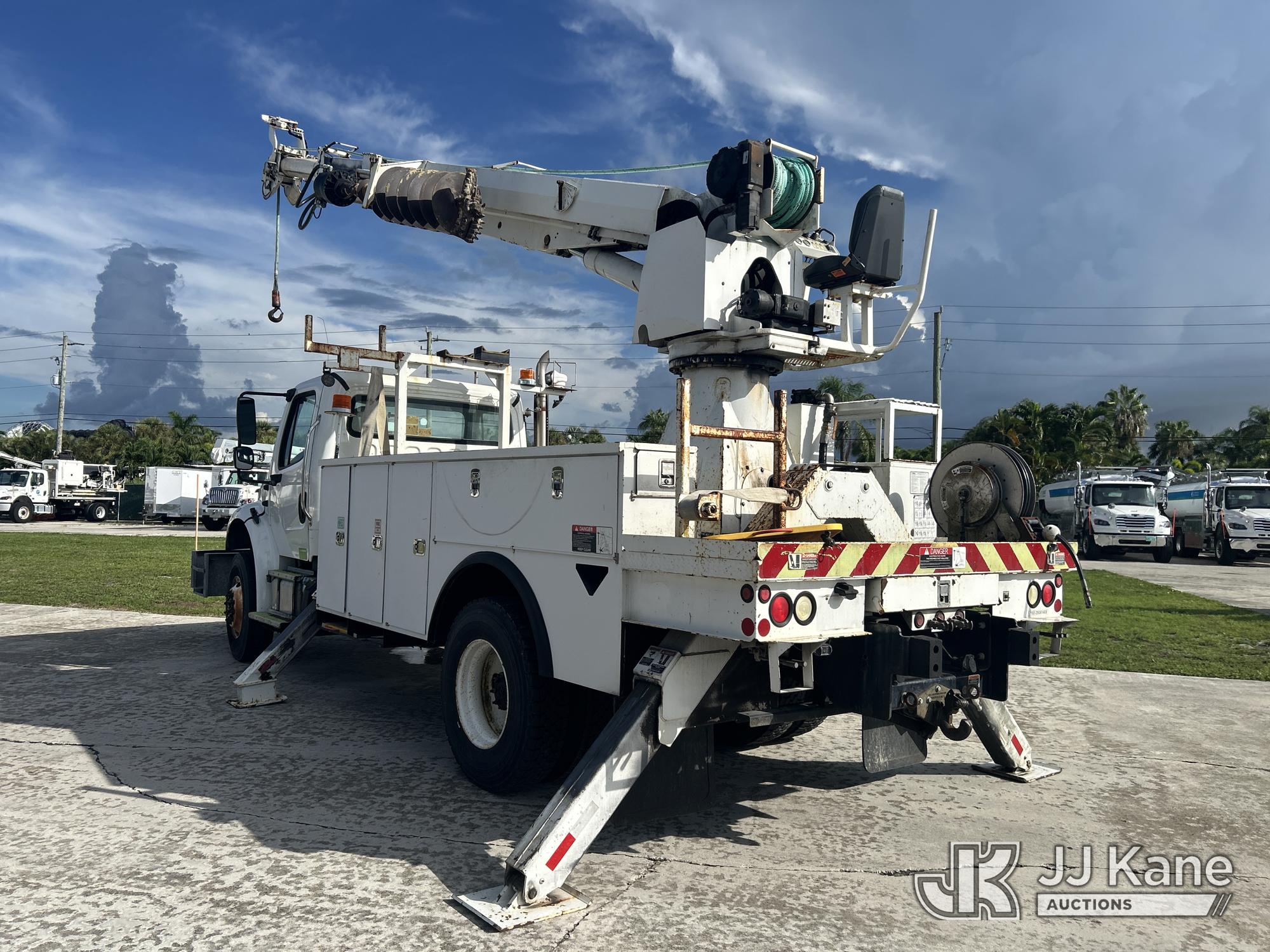 2014 Freightliner M2 106