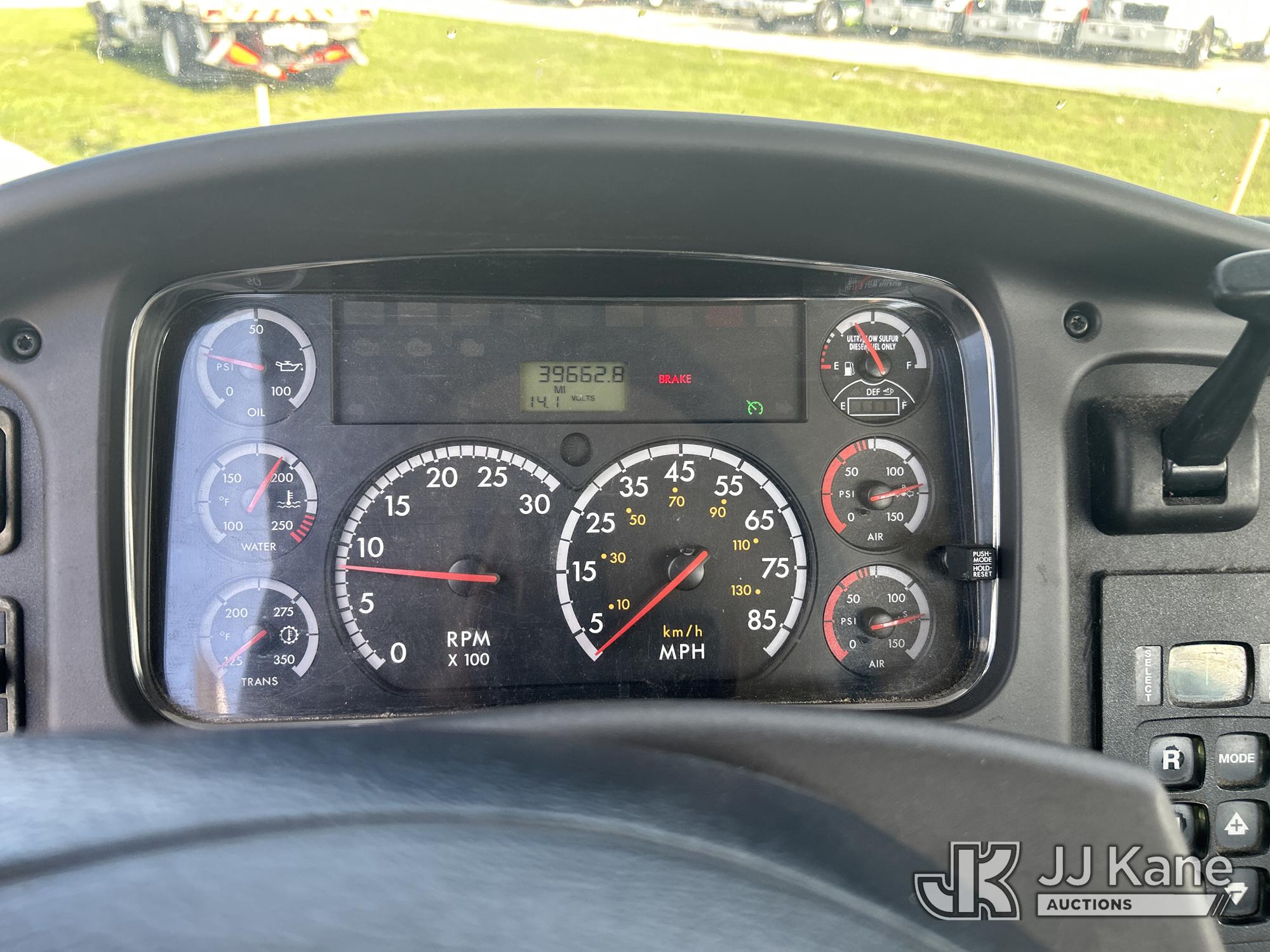 2014 Freightliner M2 106