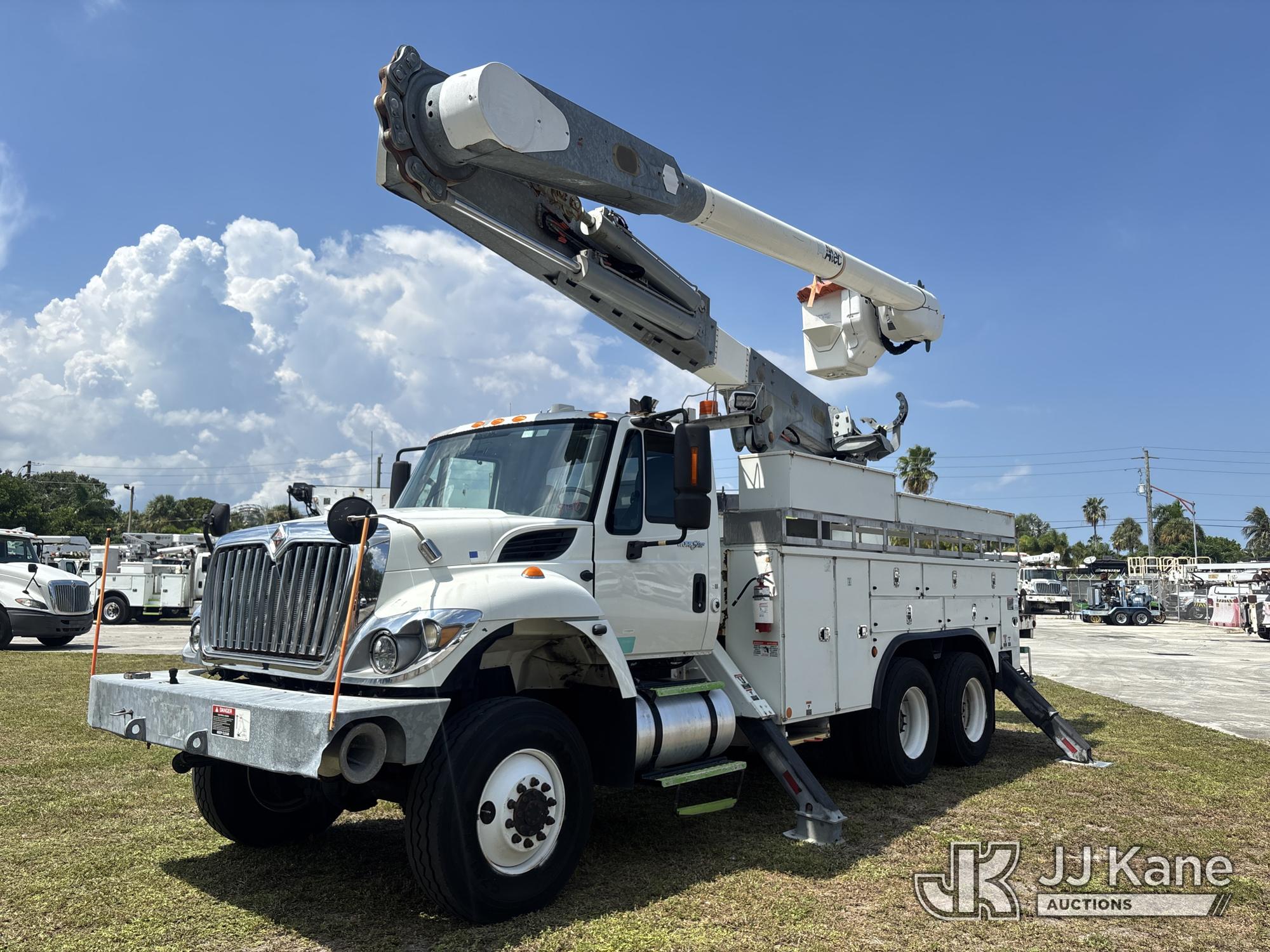 Photo of 2013 International 7400 6x6