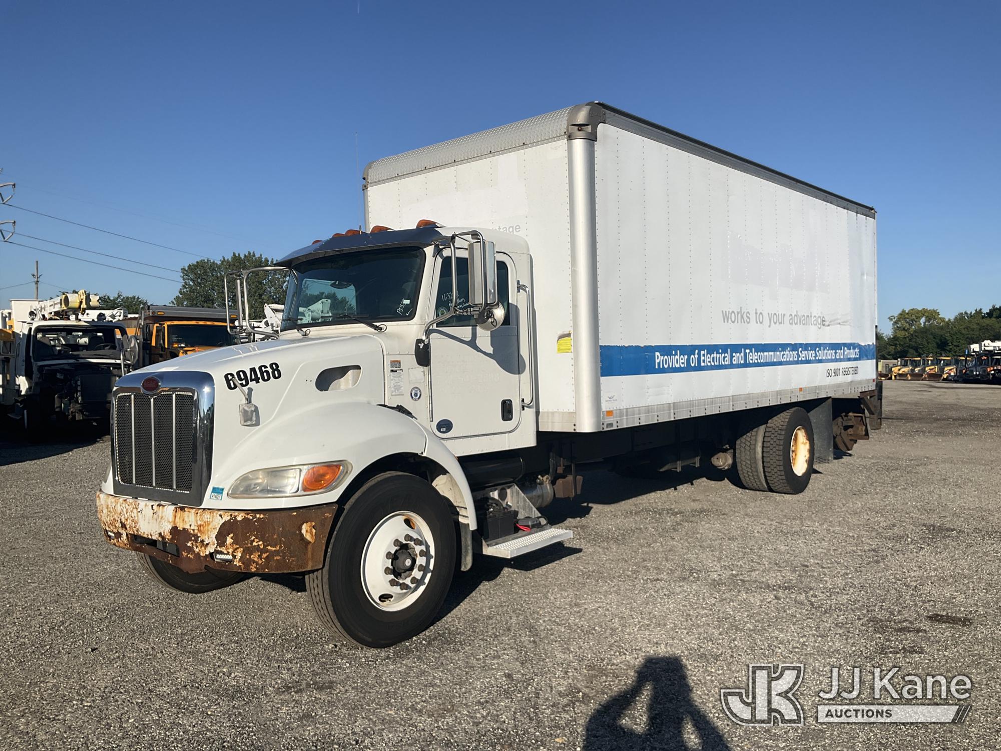 Photo of 2015 Peterbilt 337