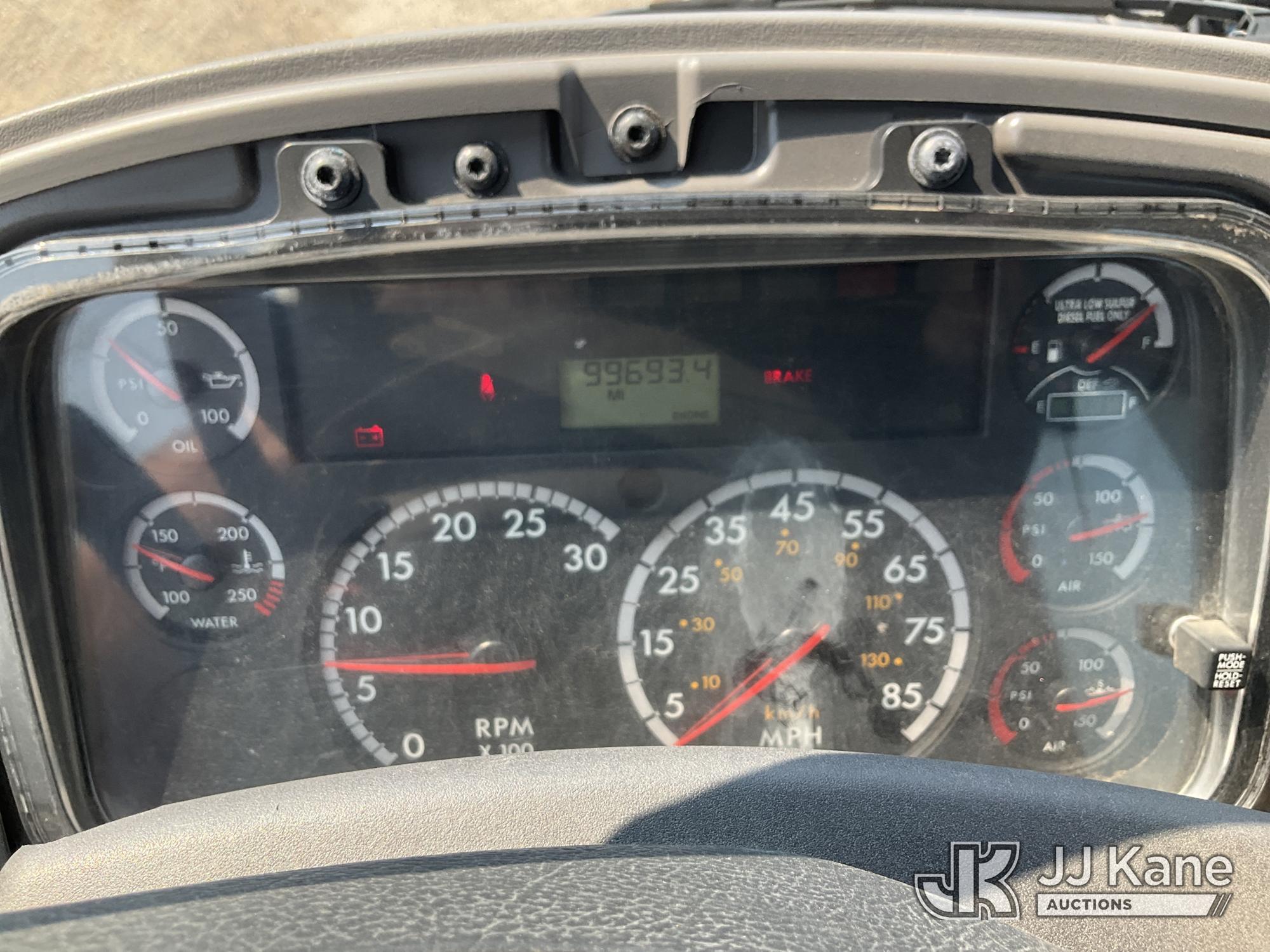 2013 Freightliner M2 106