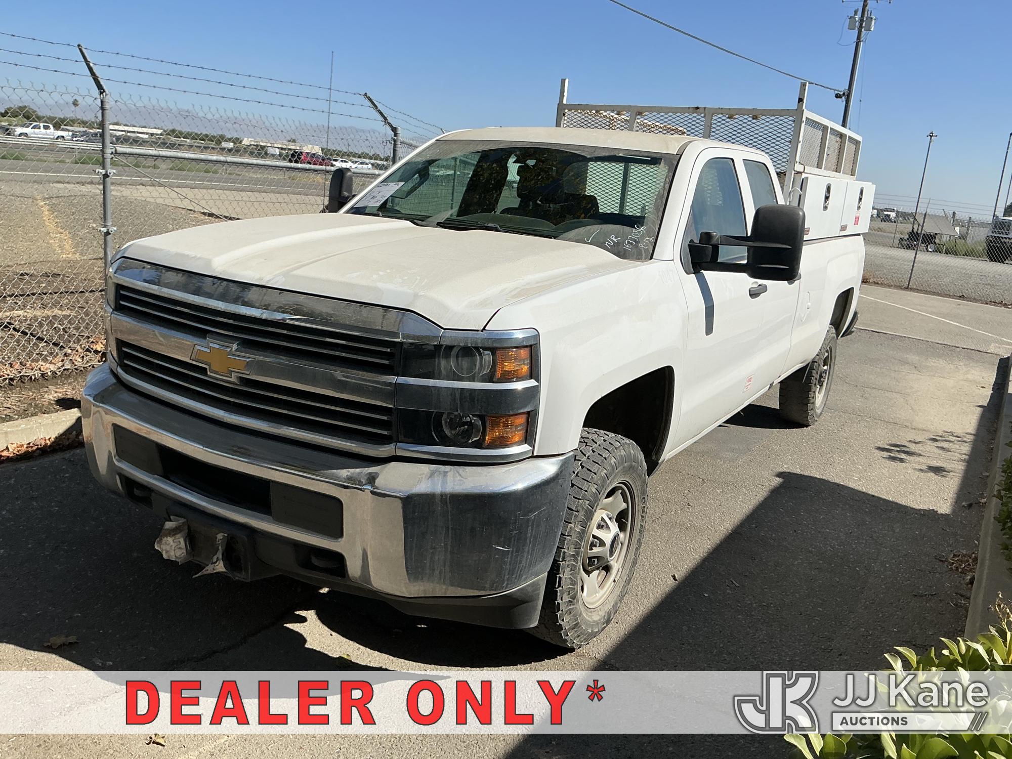 2016 Chevrolet Silverado 2500HD Extended-Cab Pickup Truck