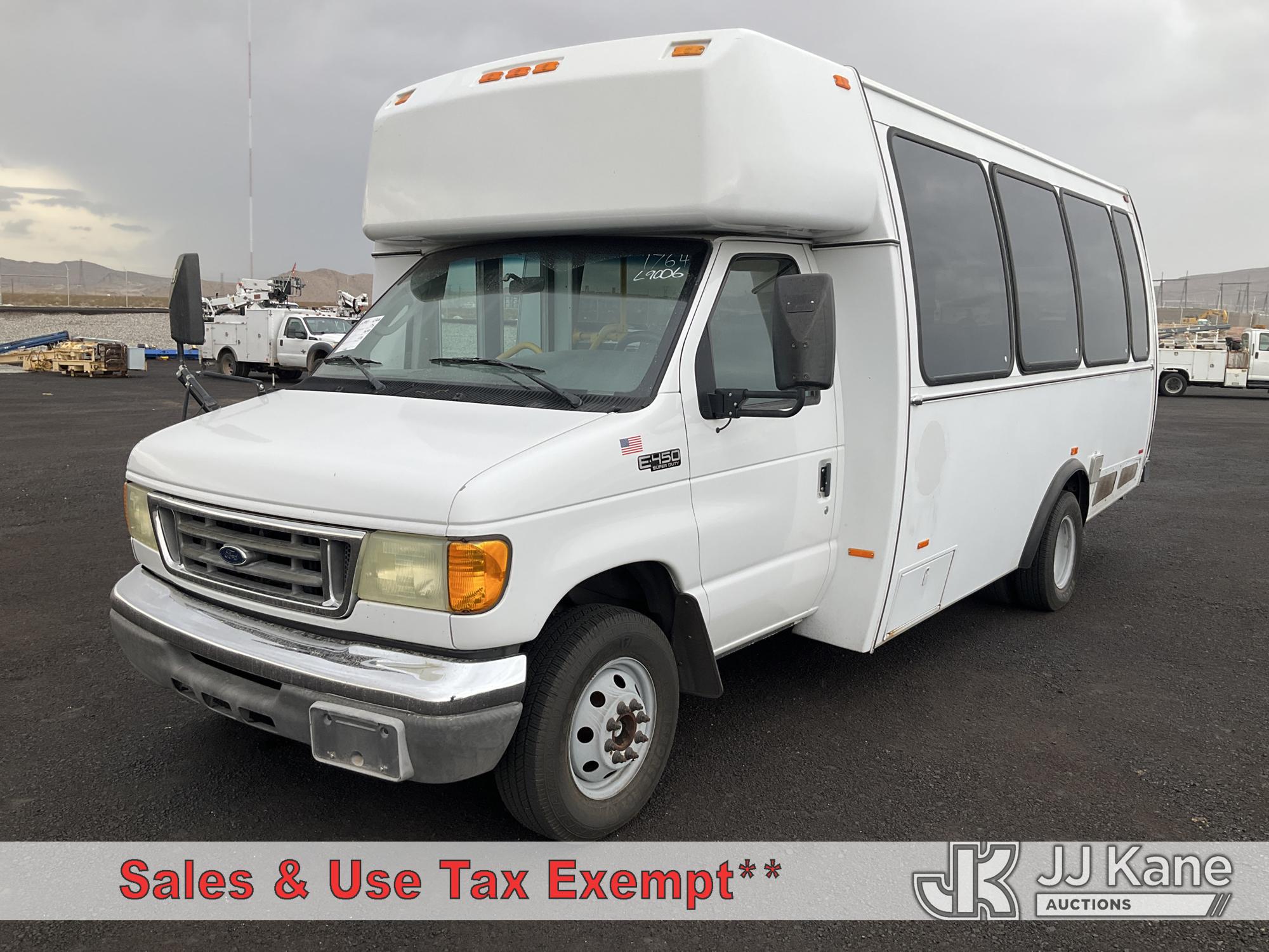 Photo of 2005 Ford E450