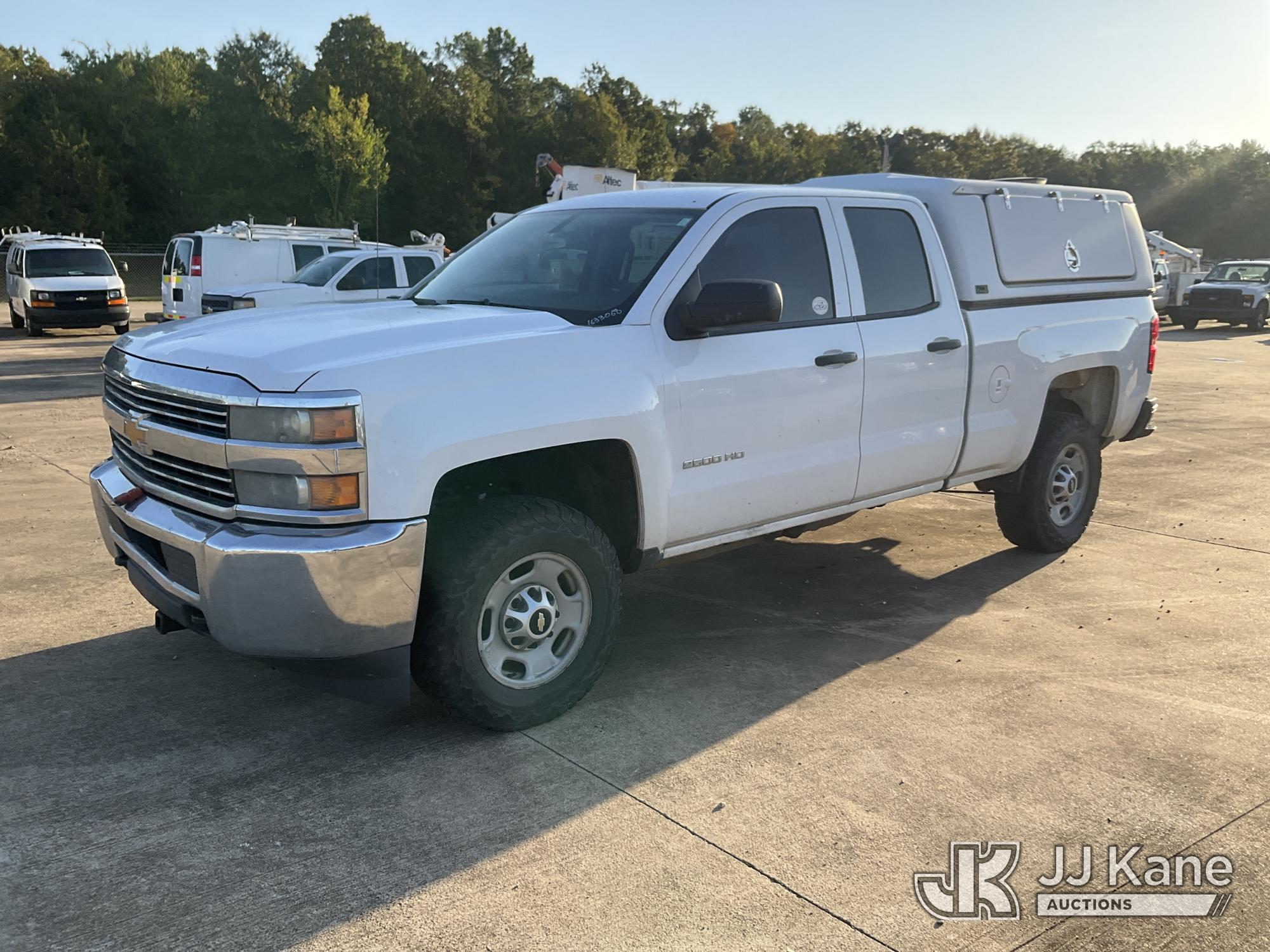 2015 Chevrolet Silverado 2500HD Extended-Cab Pickup Truck