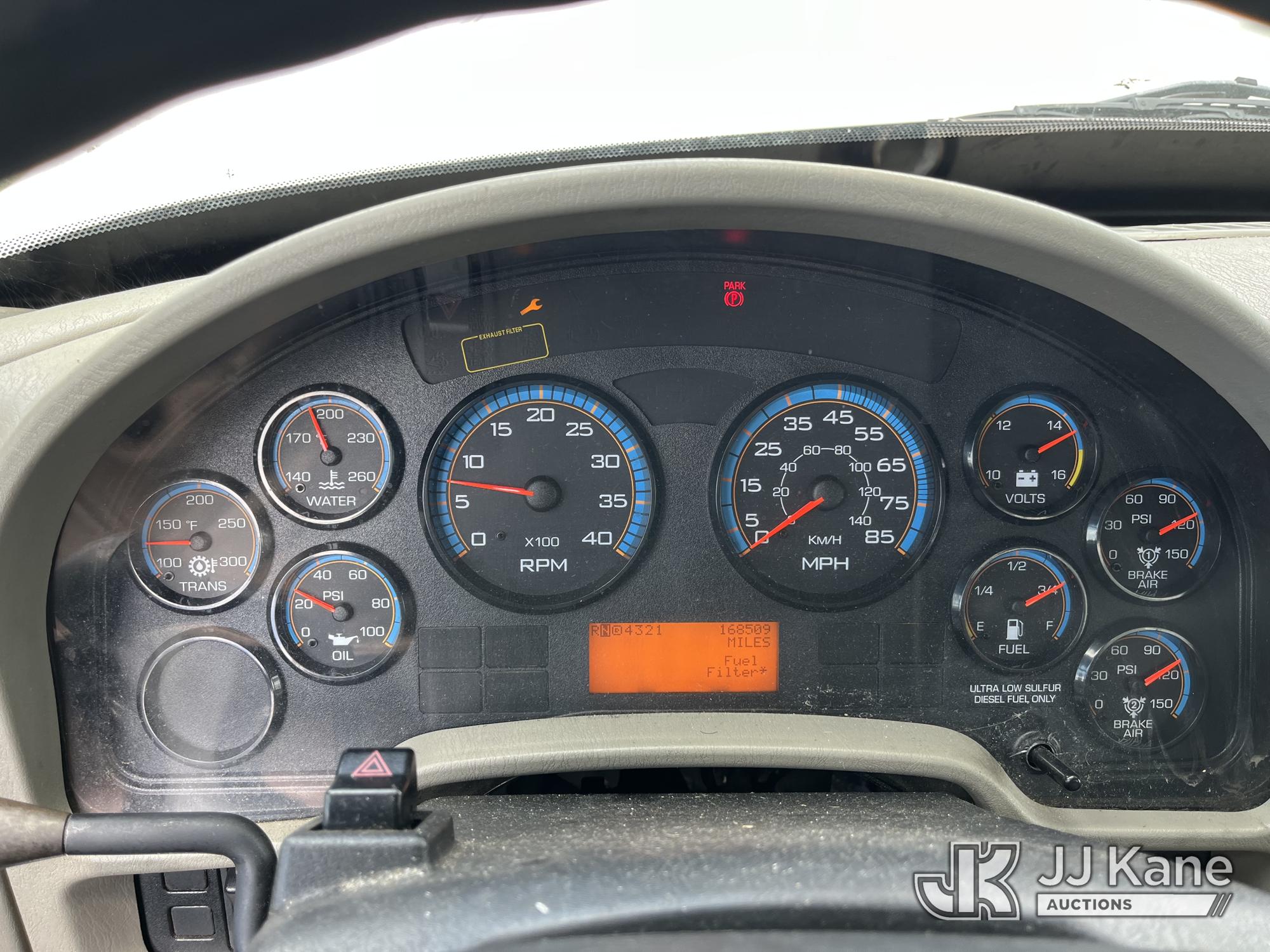 2011 International 7300 4X4