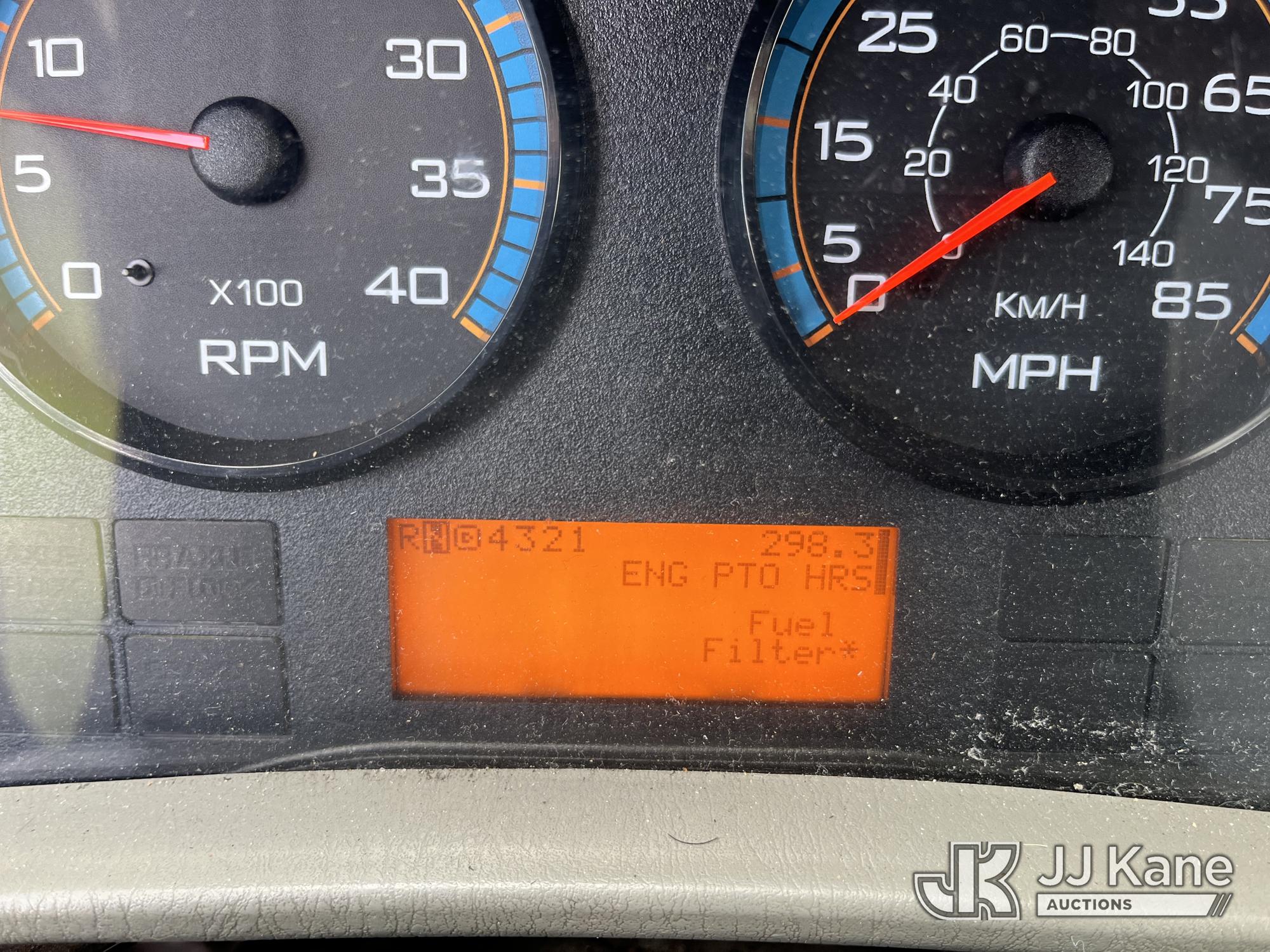 2011 International 7300 4X4