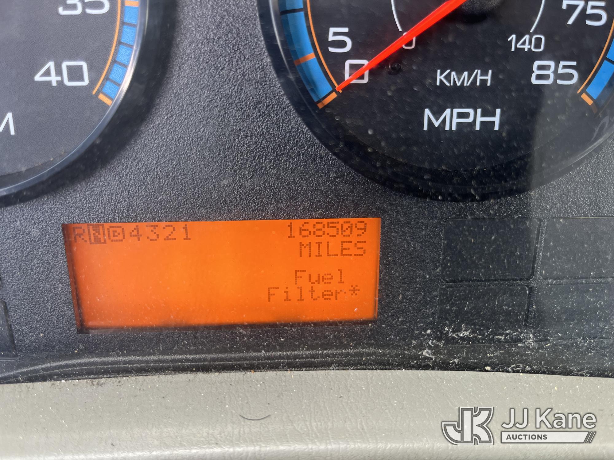 2011 International 7300 4X4