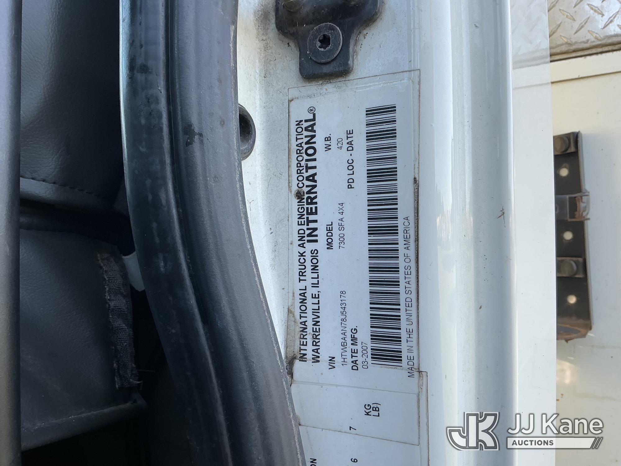 2008 International 7300 4X4