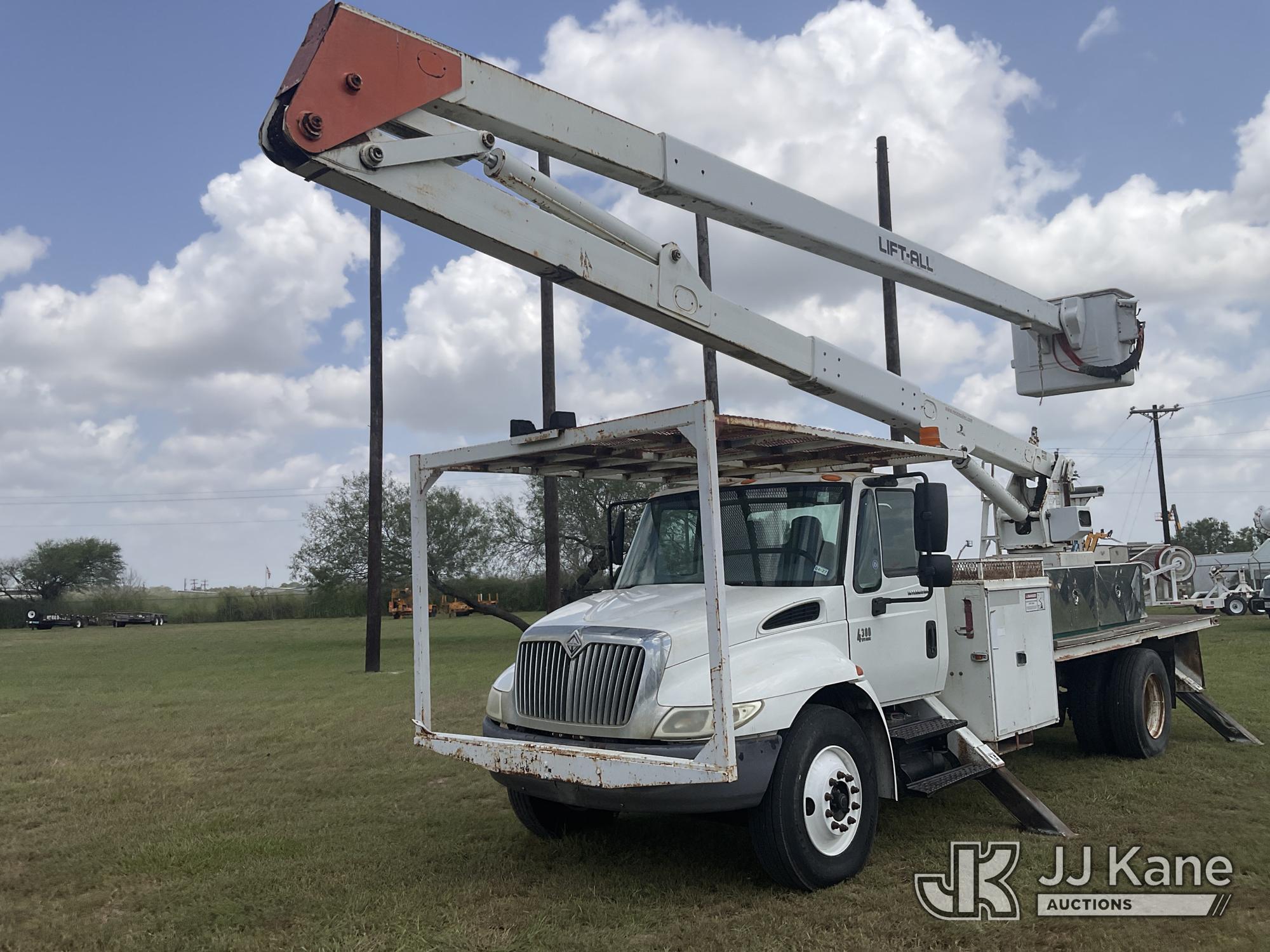 Photo of a 2007 International 4300