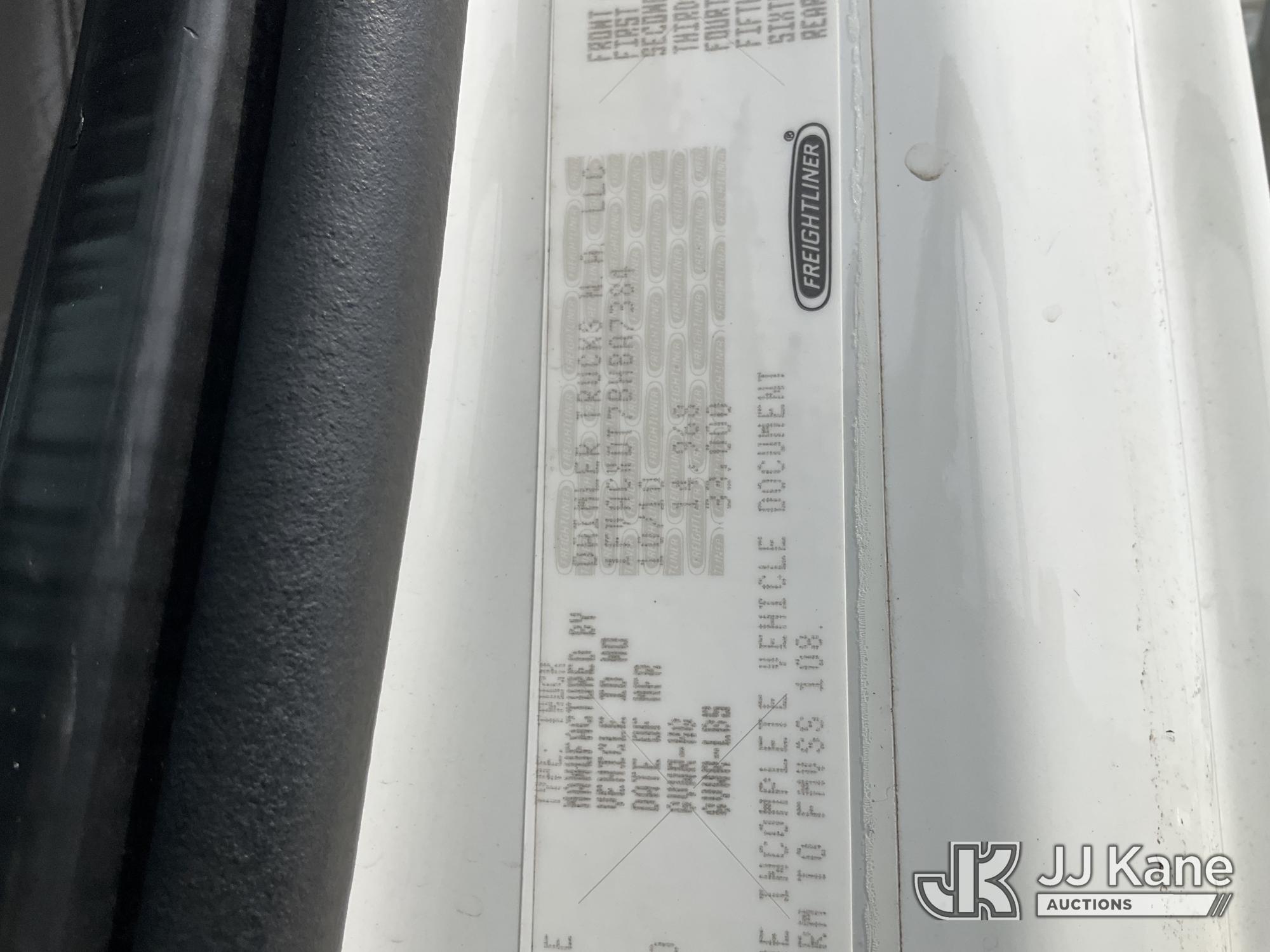 2011 Freightliner M2 106