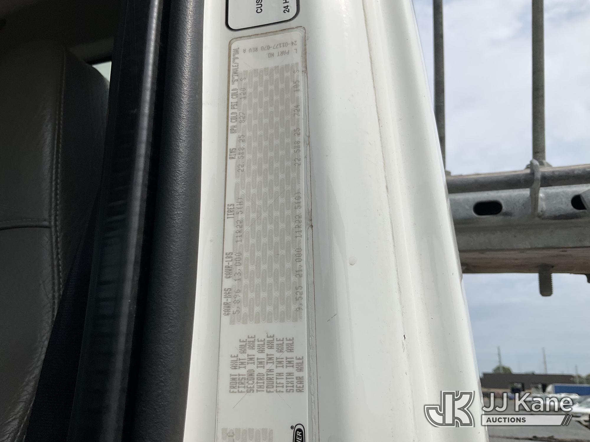 2011 Freightliner M2 106
