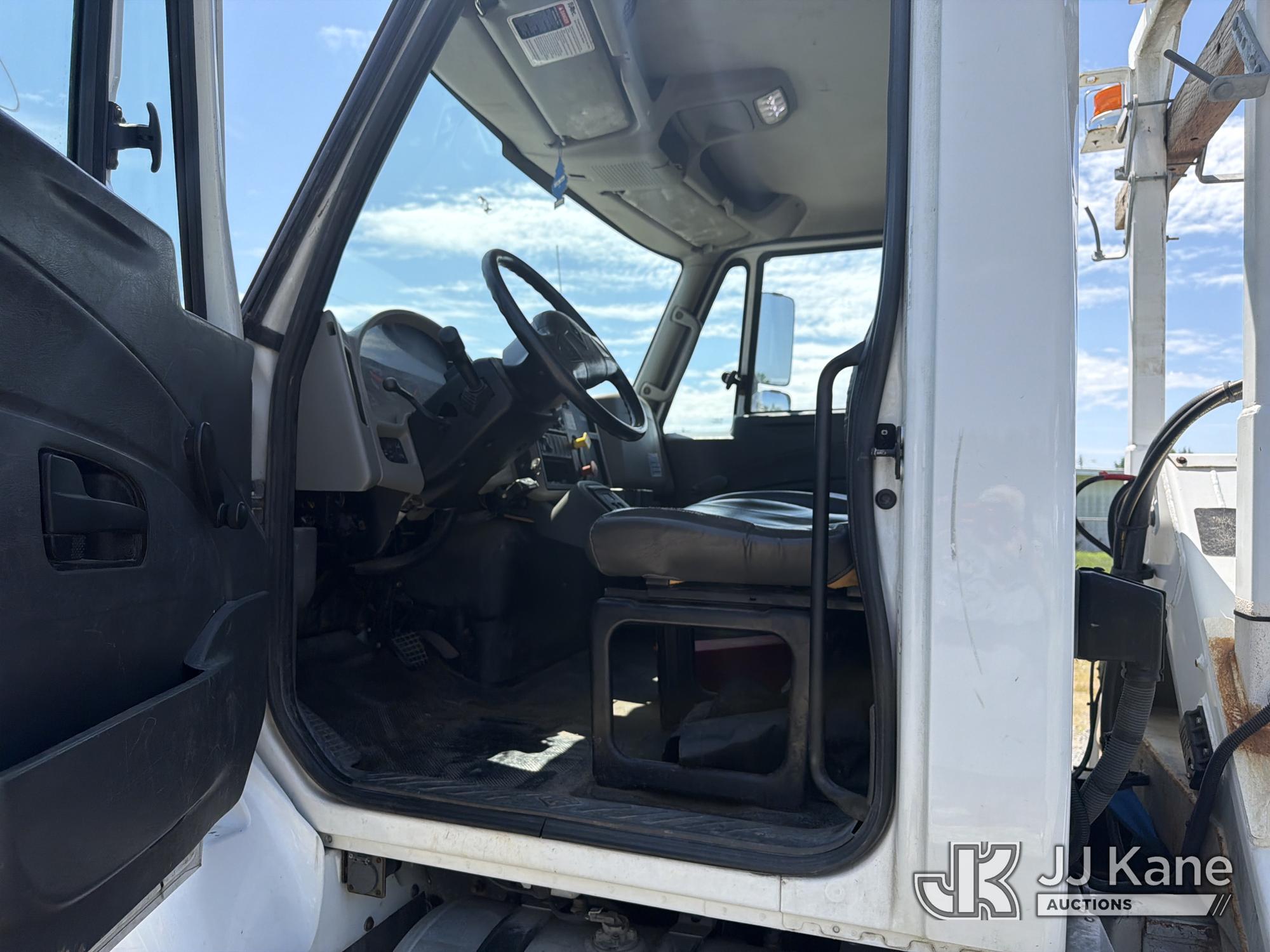 2017 International 7300 4x4
