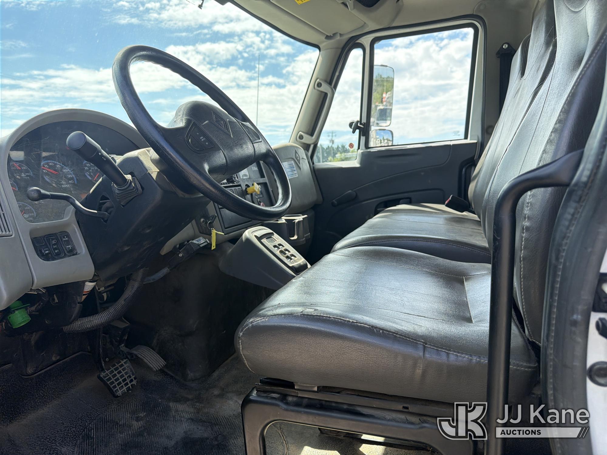 2017 International 7300 4x4