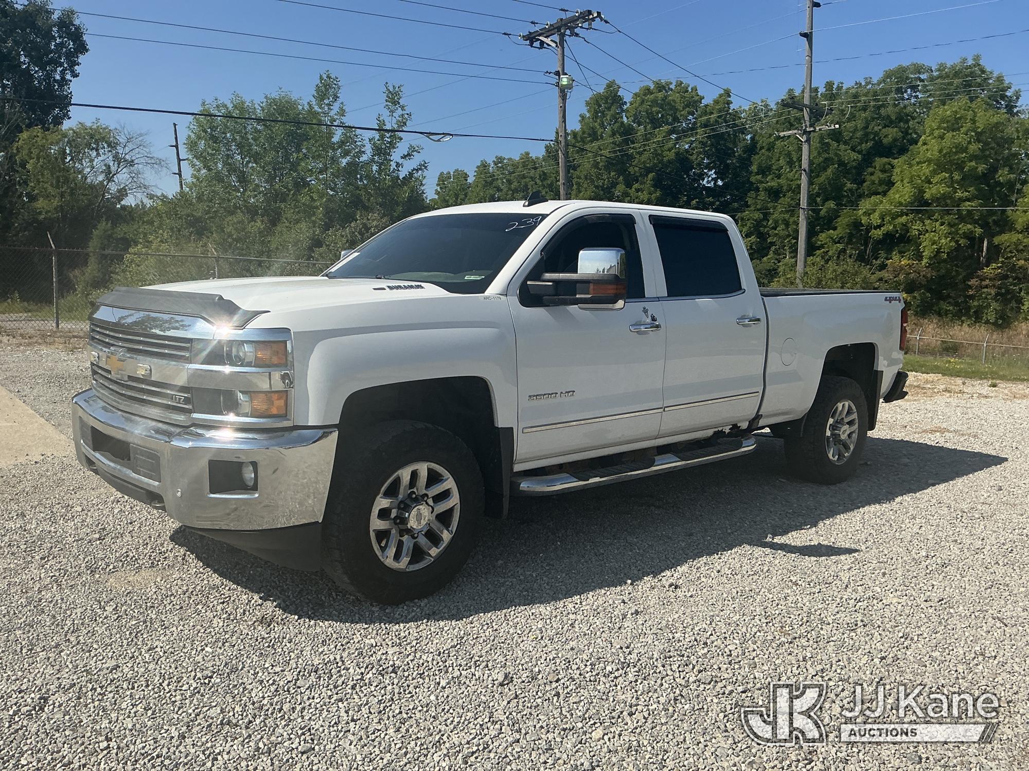 2016 Chevrolet Silverado 3500HD Crew-Cab Pickup Truck