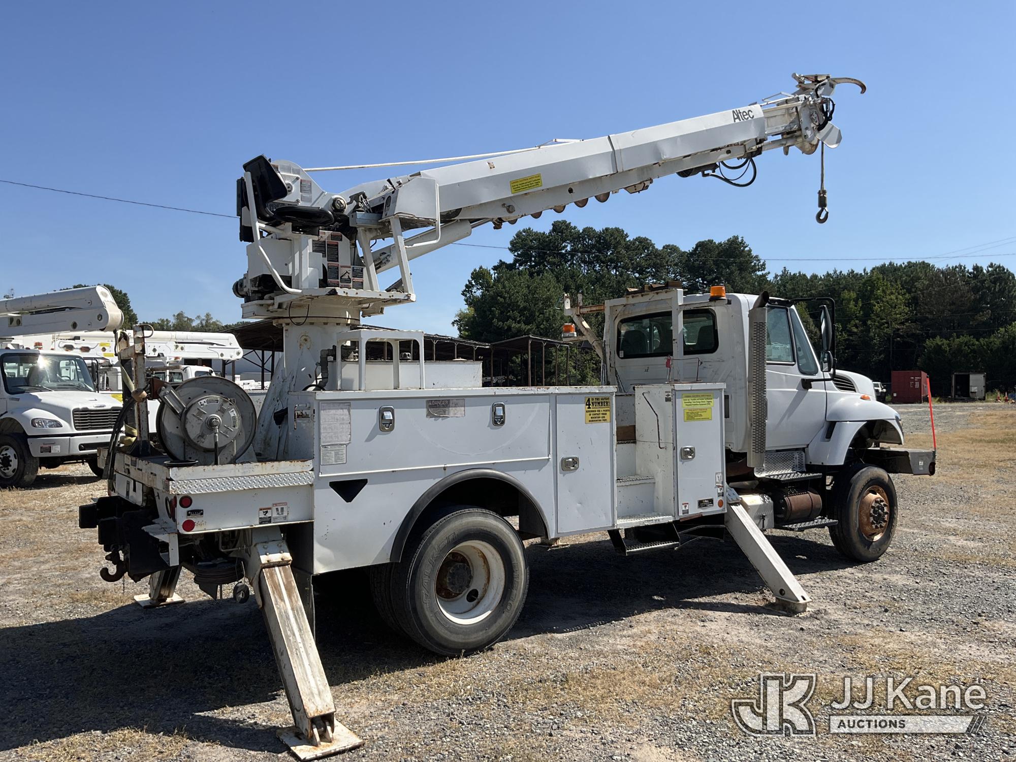 2016 International 7300 4x4