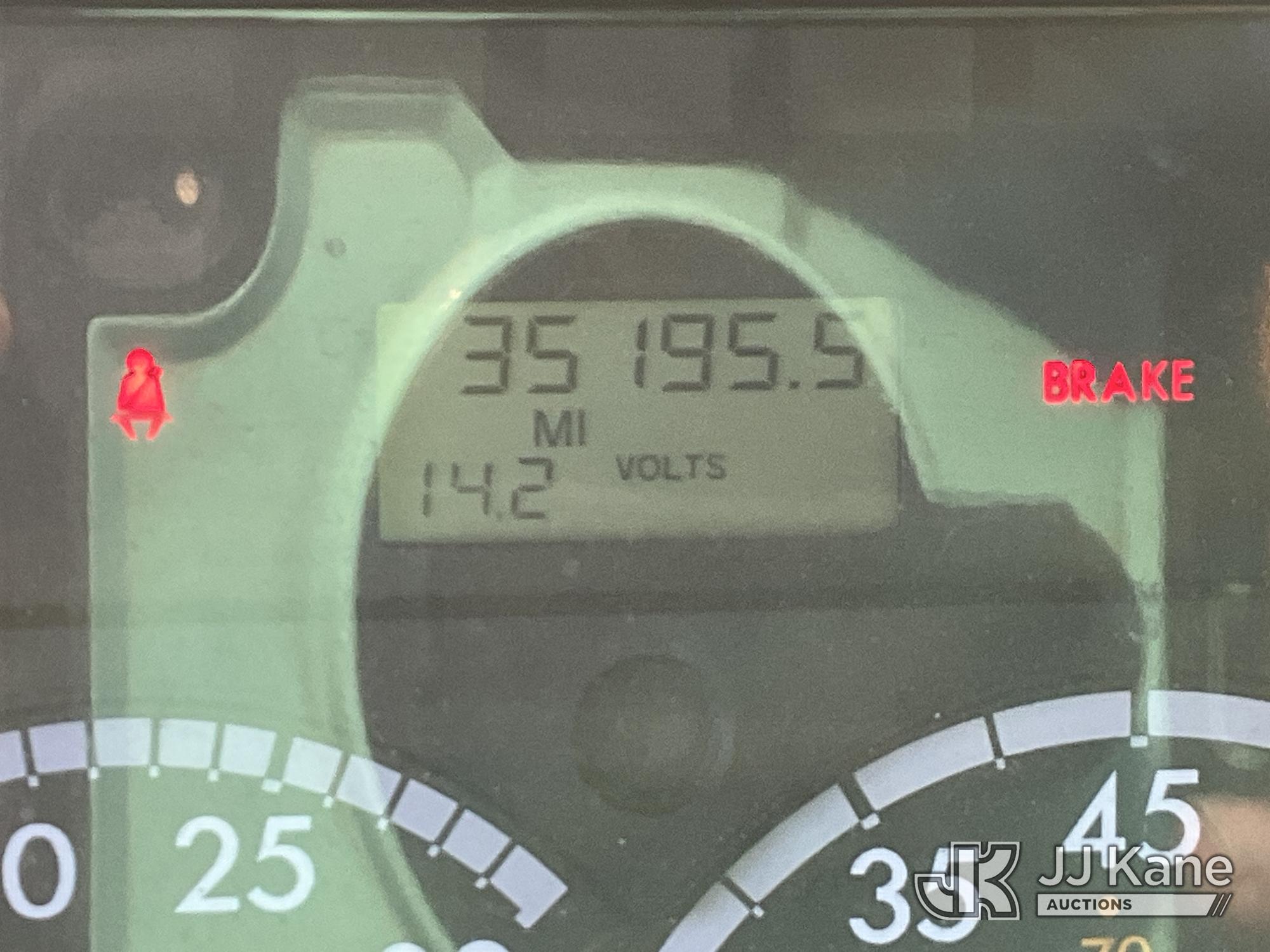 2013 Freightliner M2 106