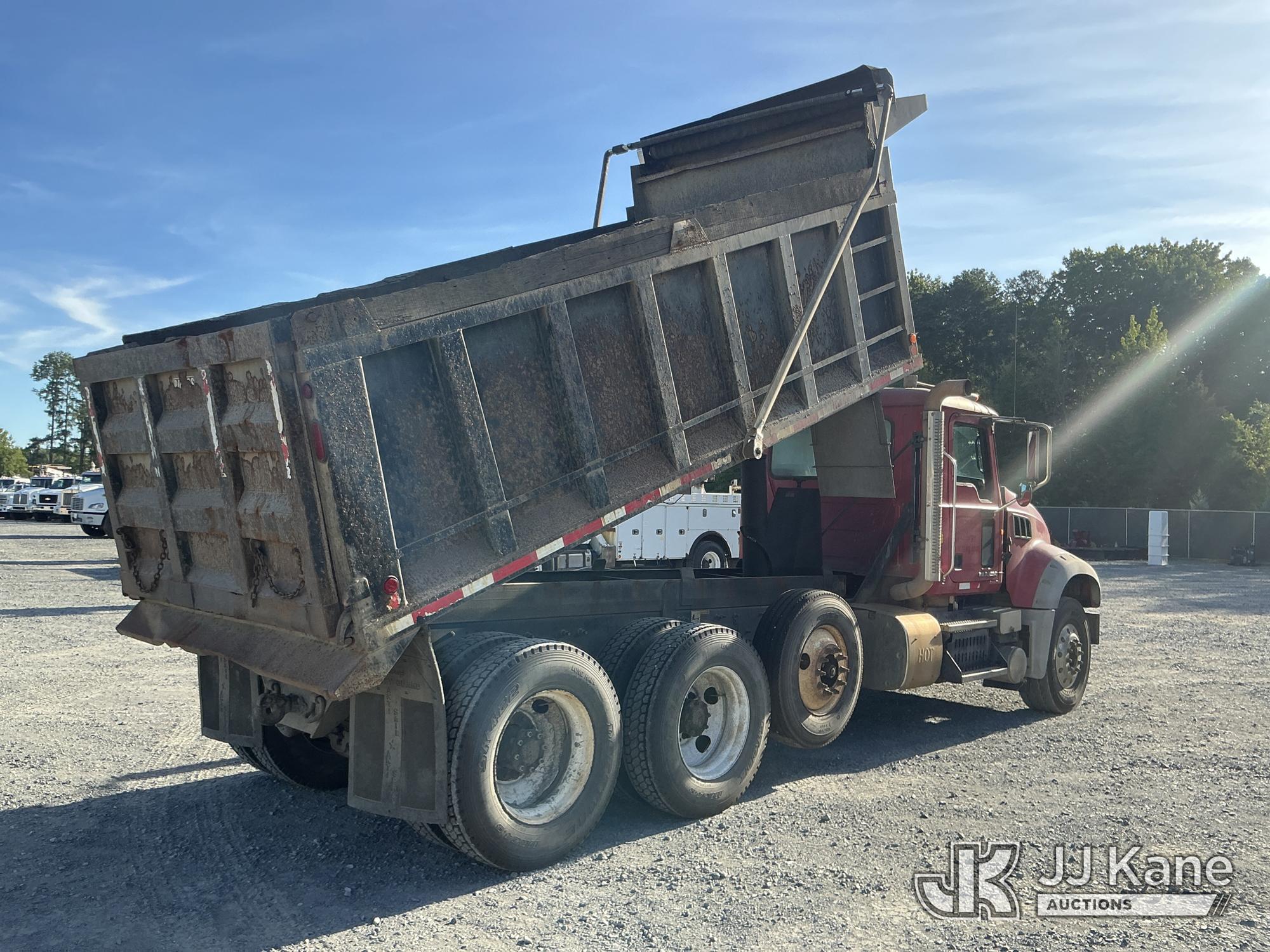 2012 Mack GU713