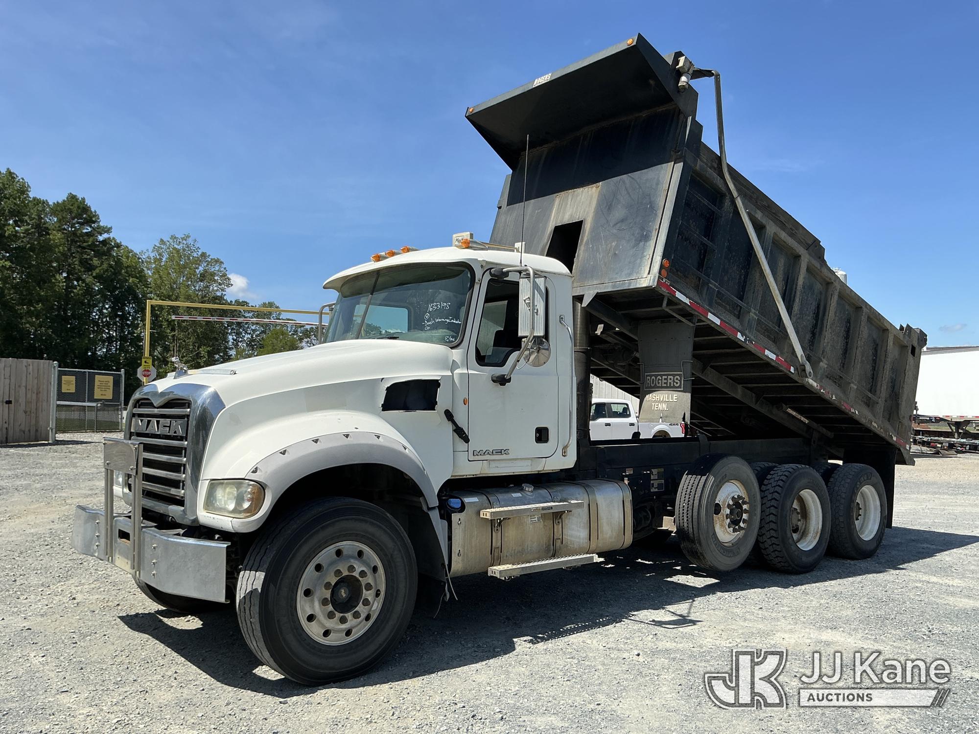 2013 Mack GU713
