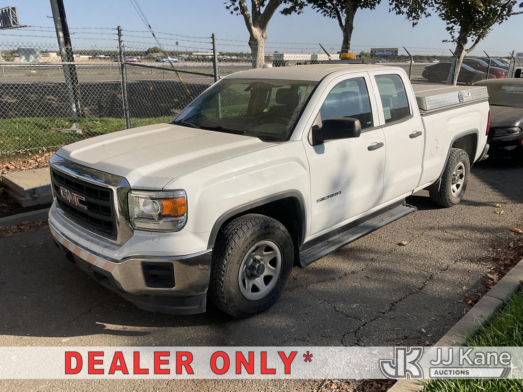2015 GMC Sierra 1500 Extended-Cab Pickup Truck