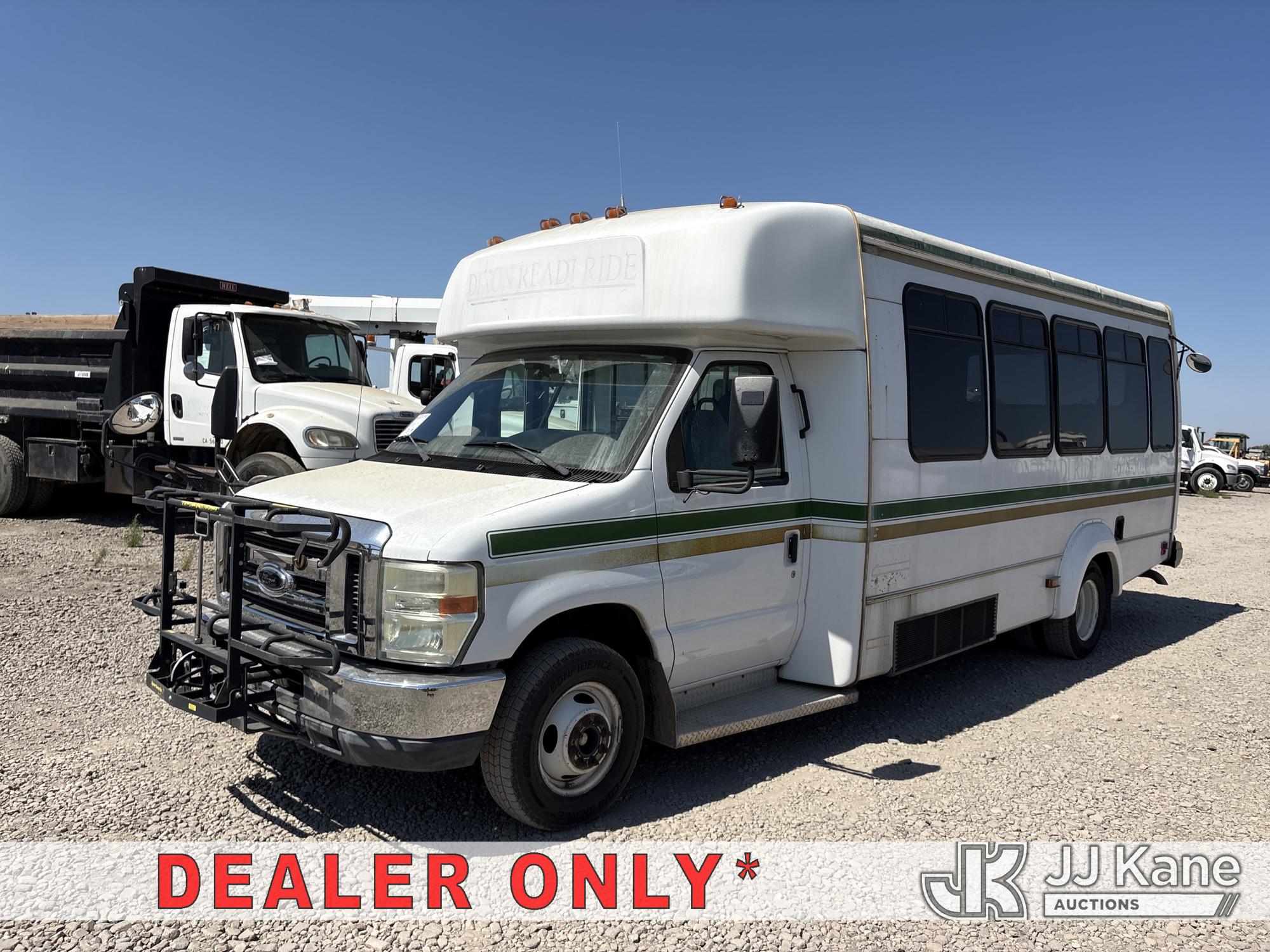 2011 Ford Econoline E450 Passenger Bus