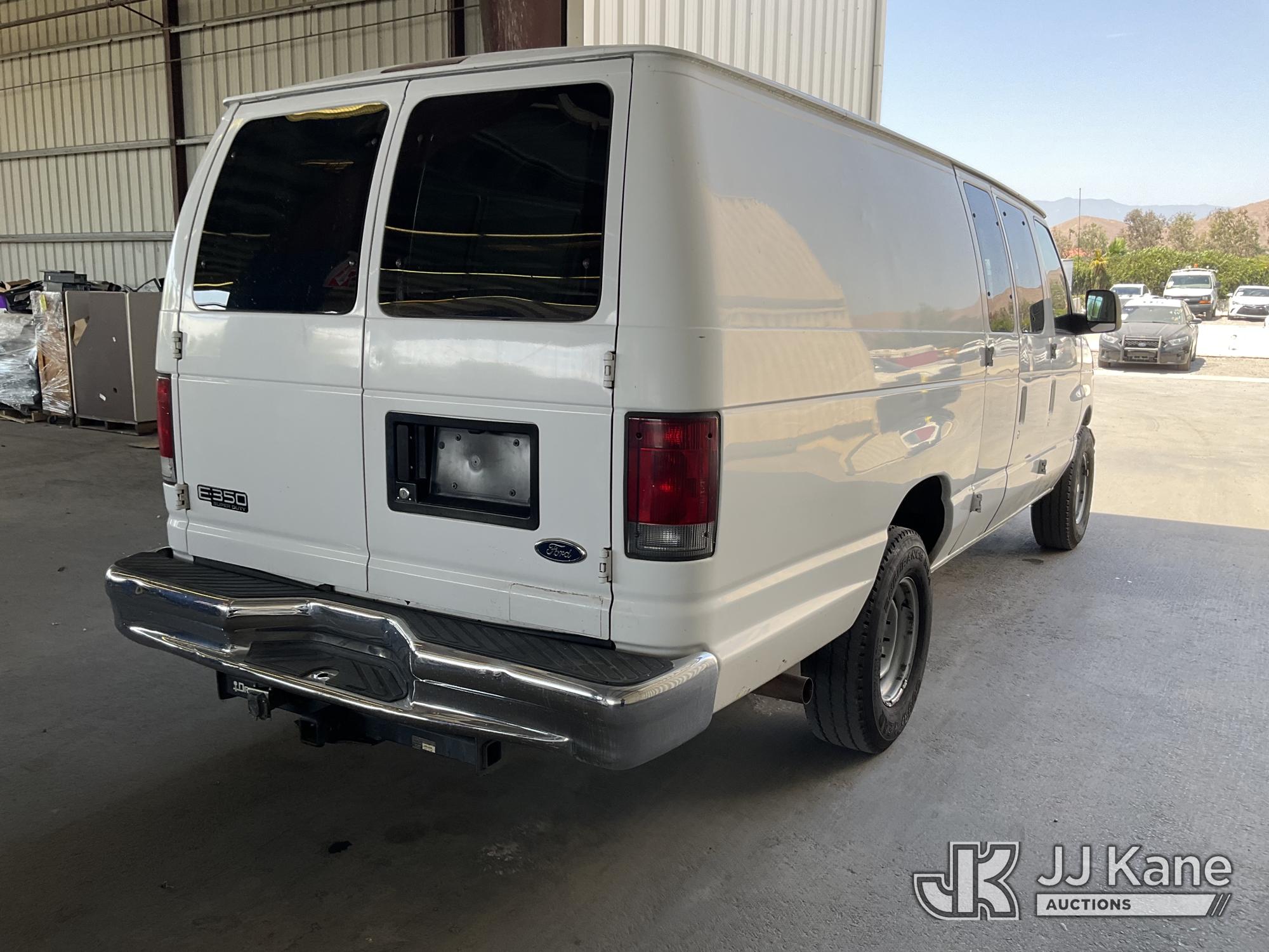 2004 Ford ECONOLINE E-350