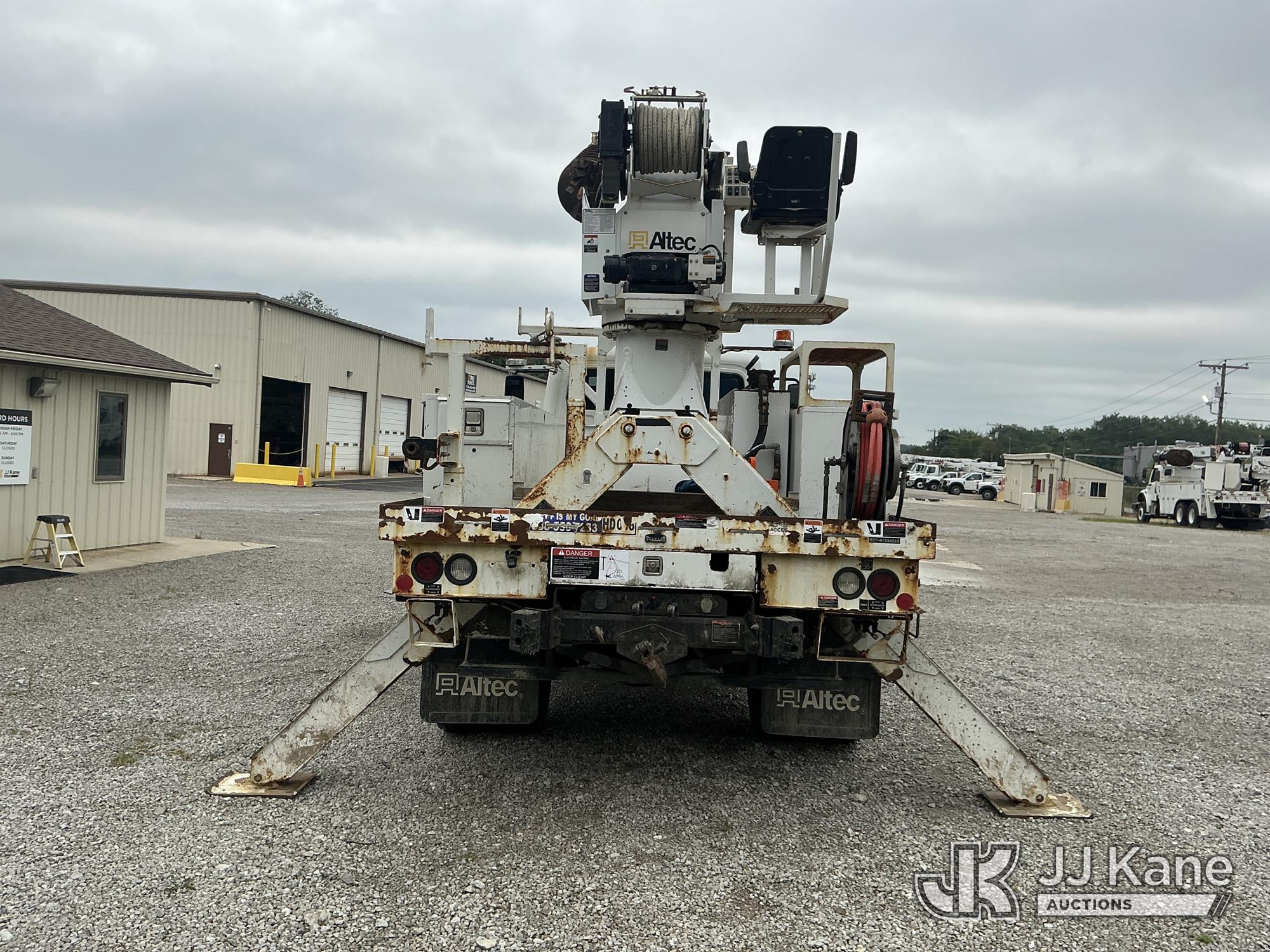 2021 Freightliner M2-106