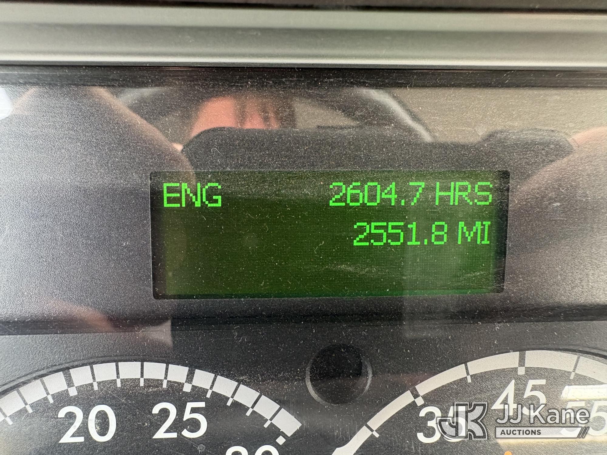 2018 Freightliner M2106