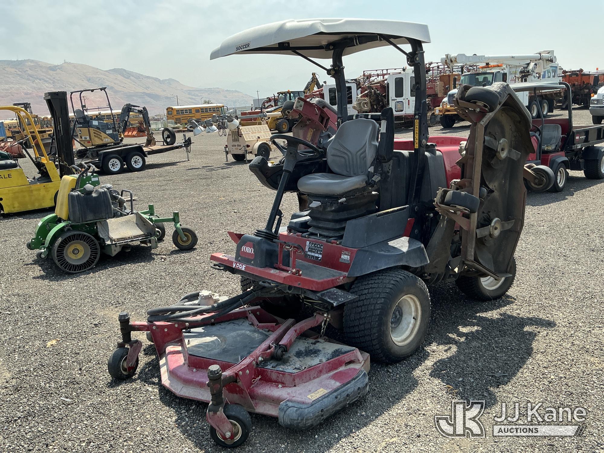 Photo of a  Toro Groundmaster 4000-D