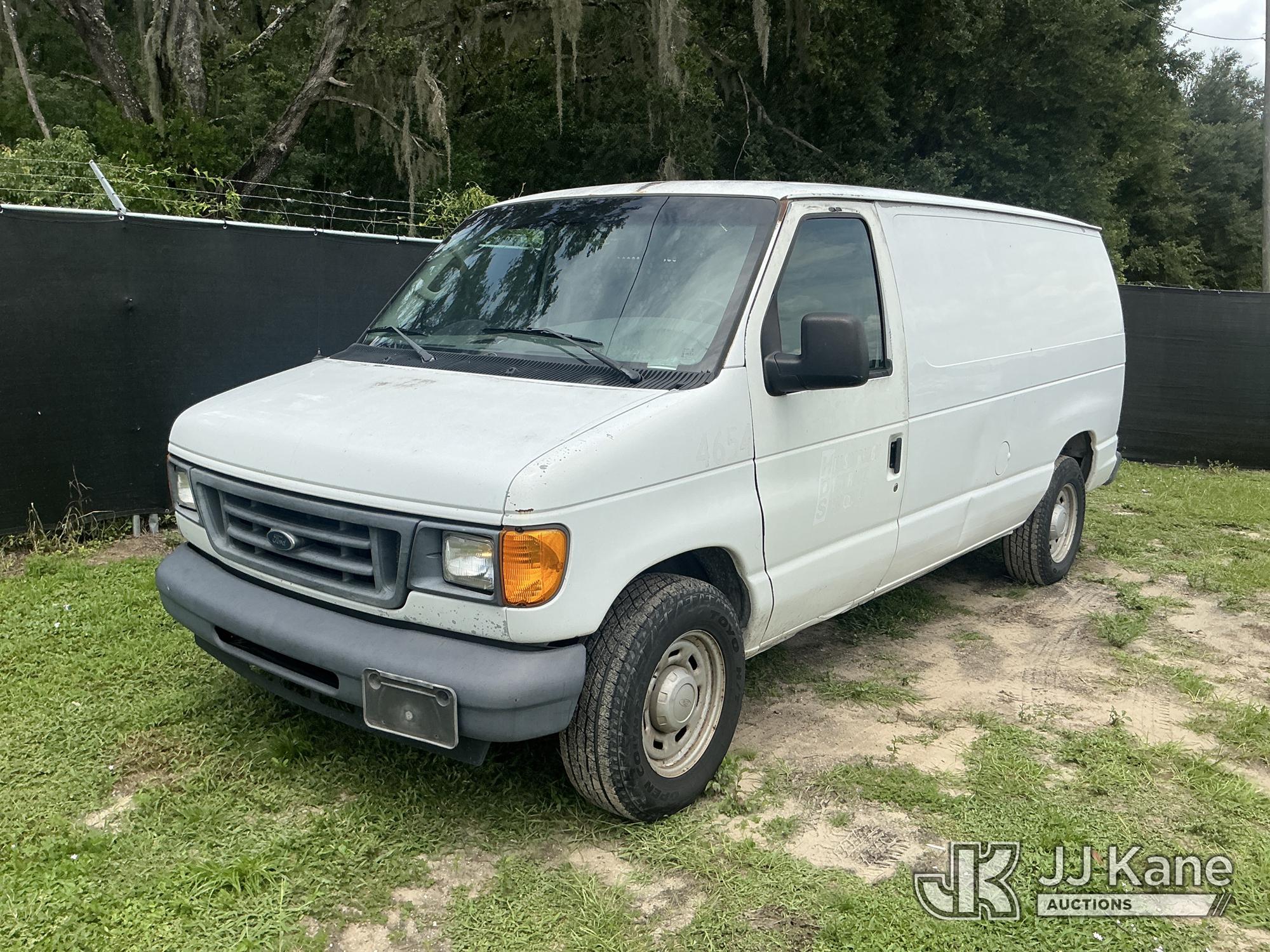Photo of a 2006 Ford E150