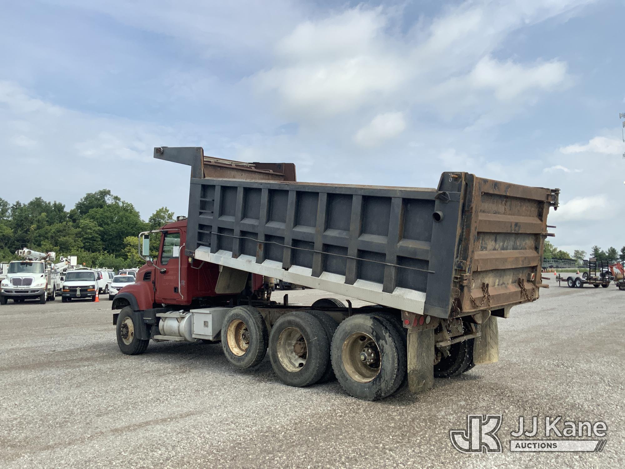 2003 Mack CV713 Granite