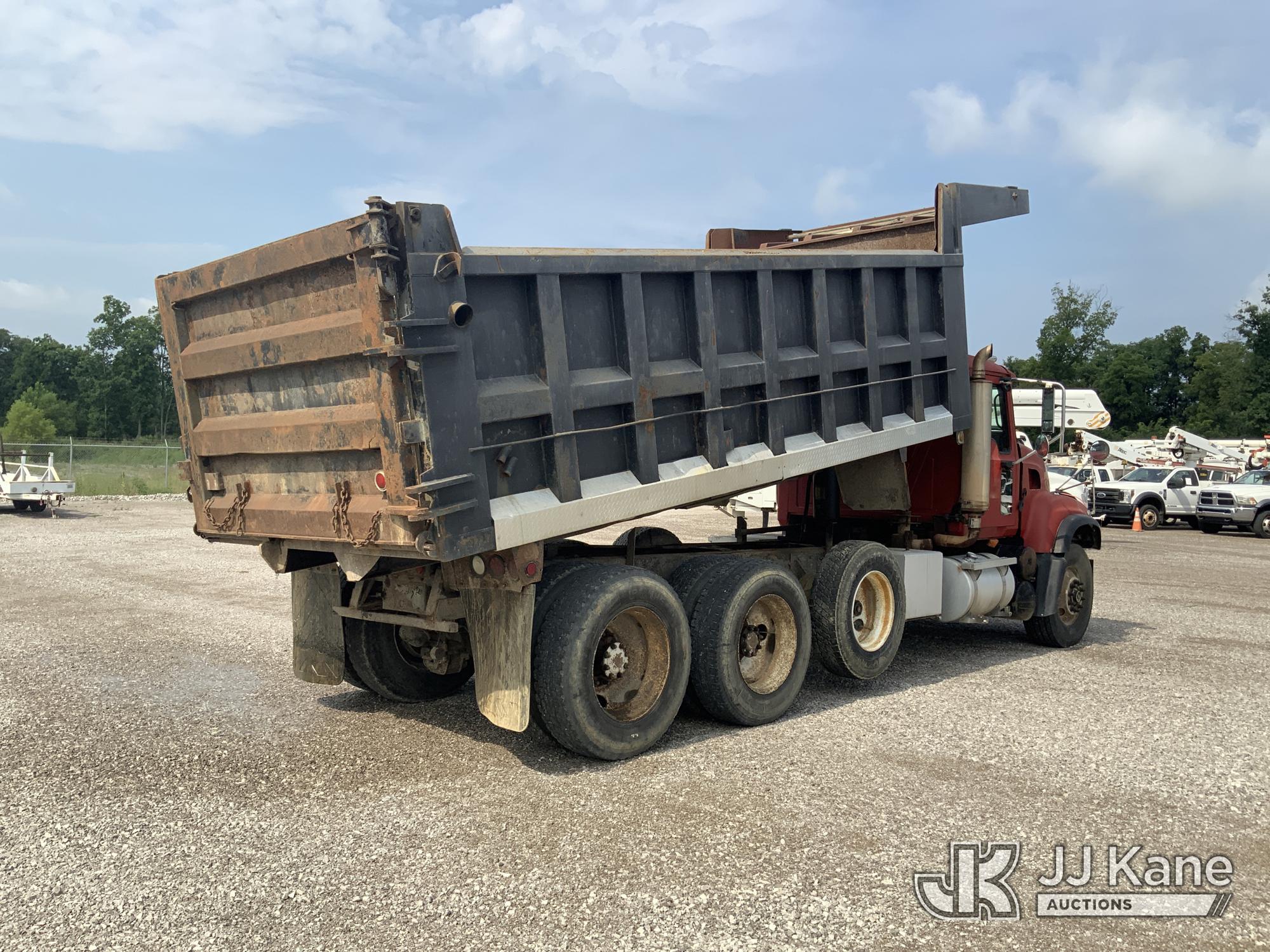 2003 Mack CV713 Granite