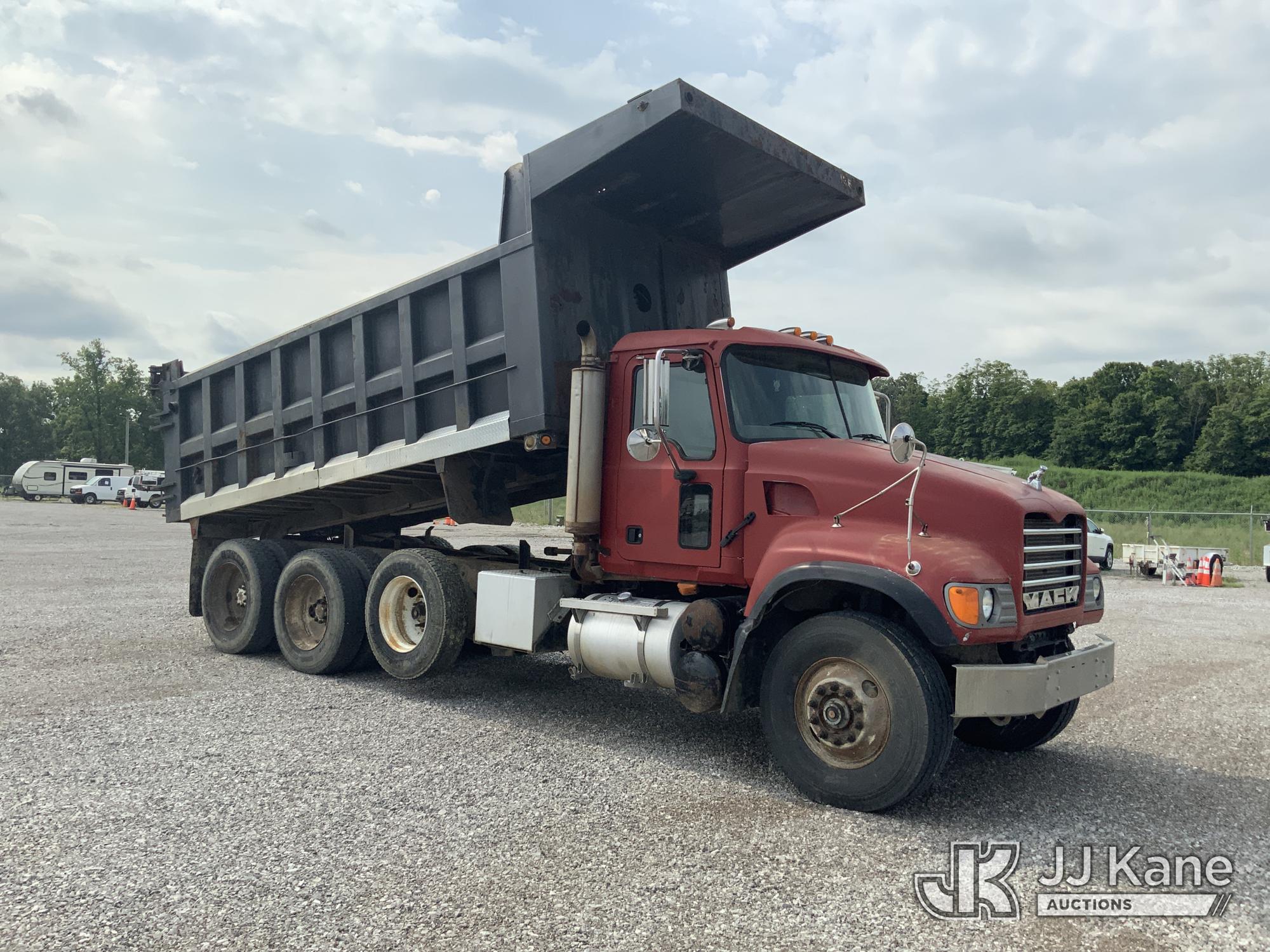 2003 Mack CV713 Granite