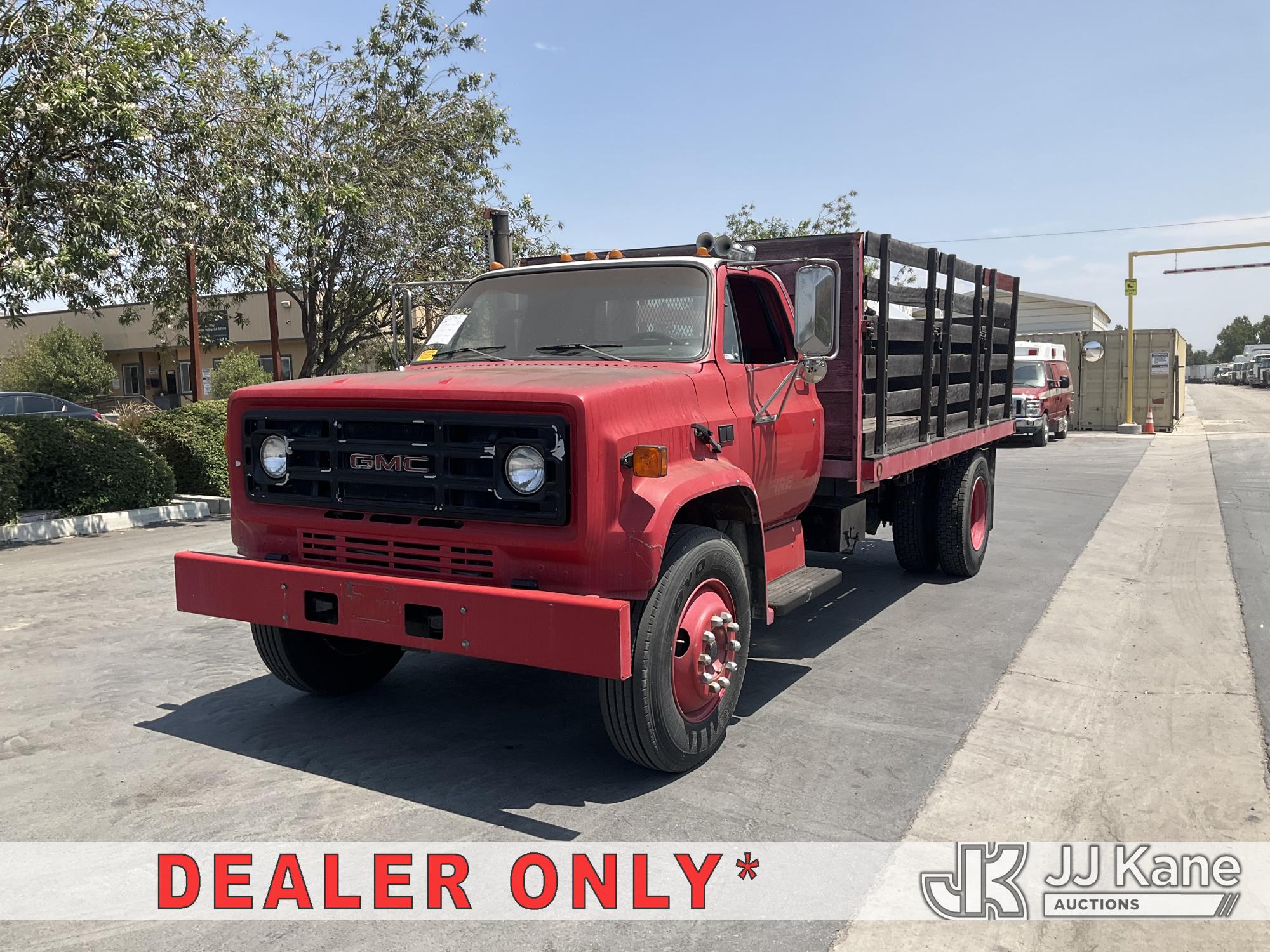 1990 GMC C7D042 Ambulance