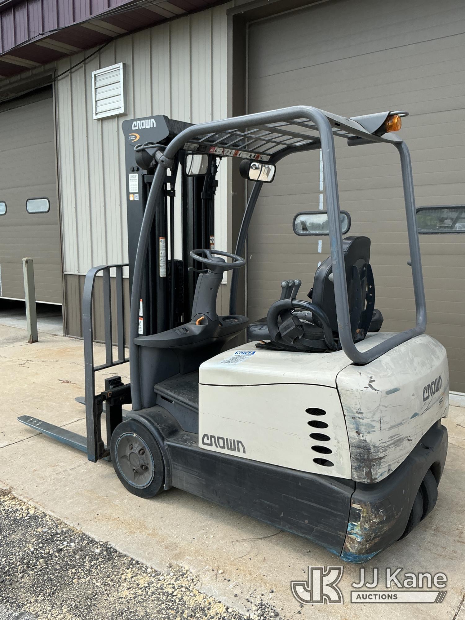 2015 Crown S200 SERIES