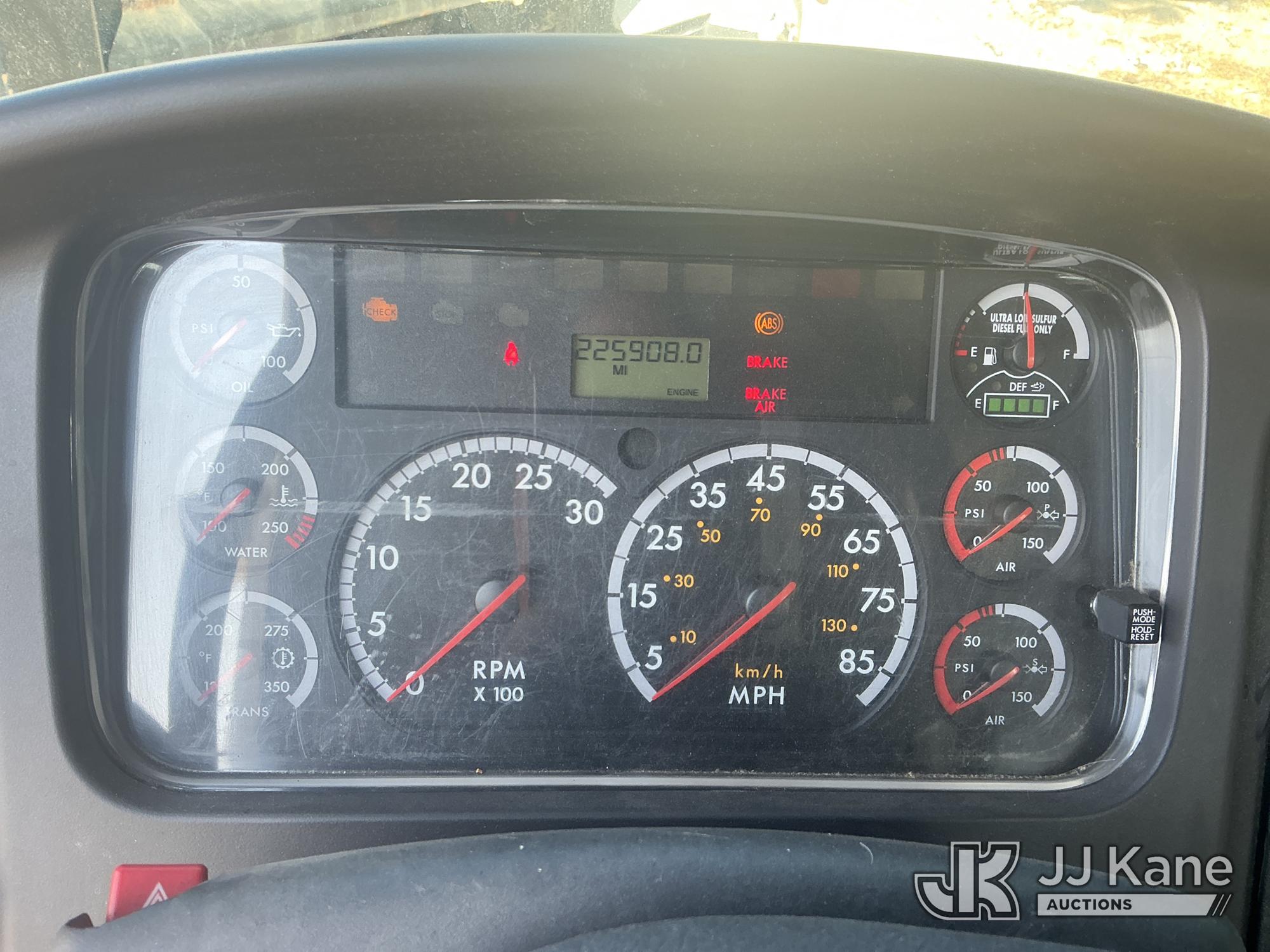 2011 Freightliner M2 106
