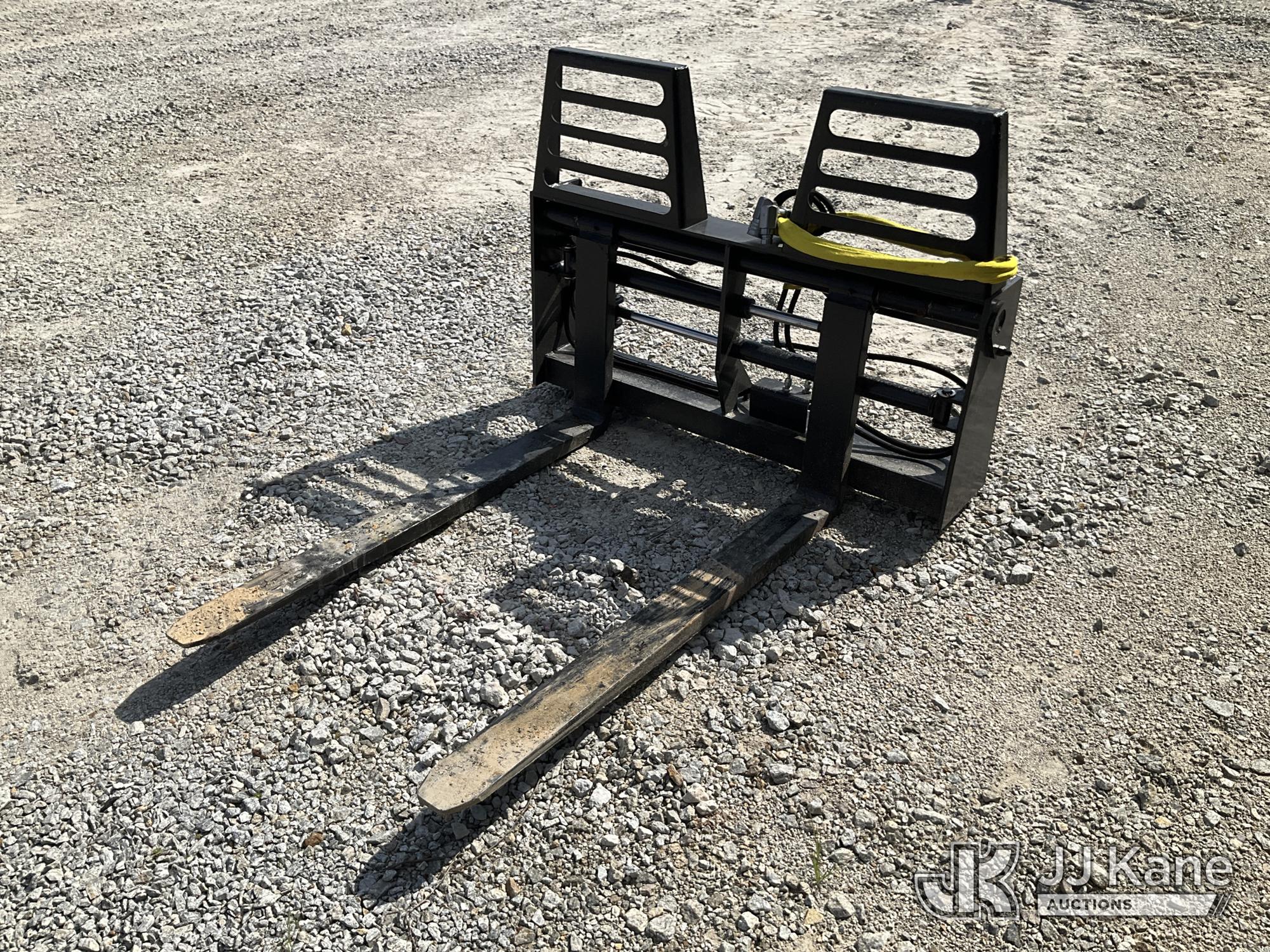 48in Quick Attach Forklift Blades NOTE: This unit is being sold AS IS/WHERE IS via Timed Auction and is located in Villa Rica