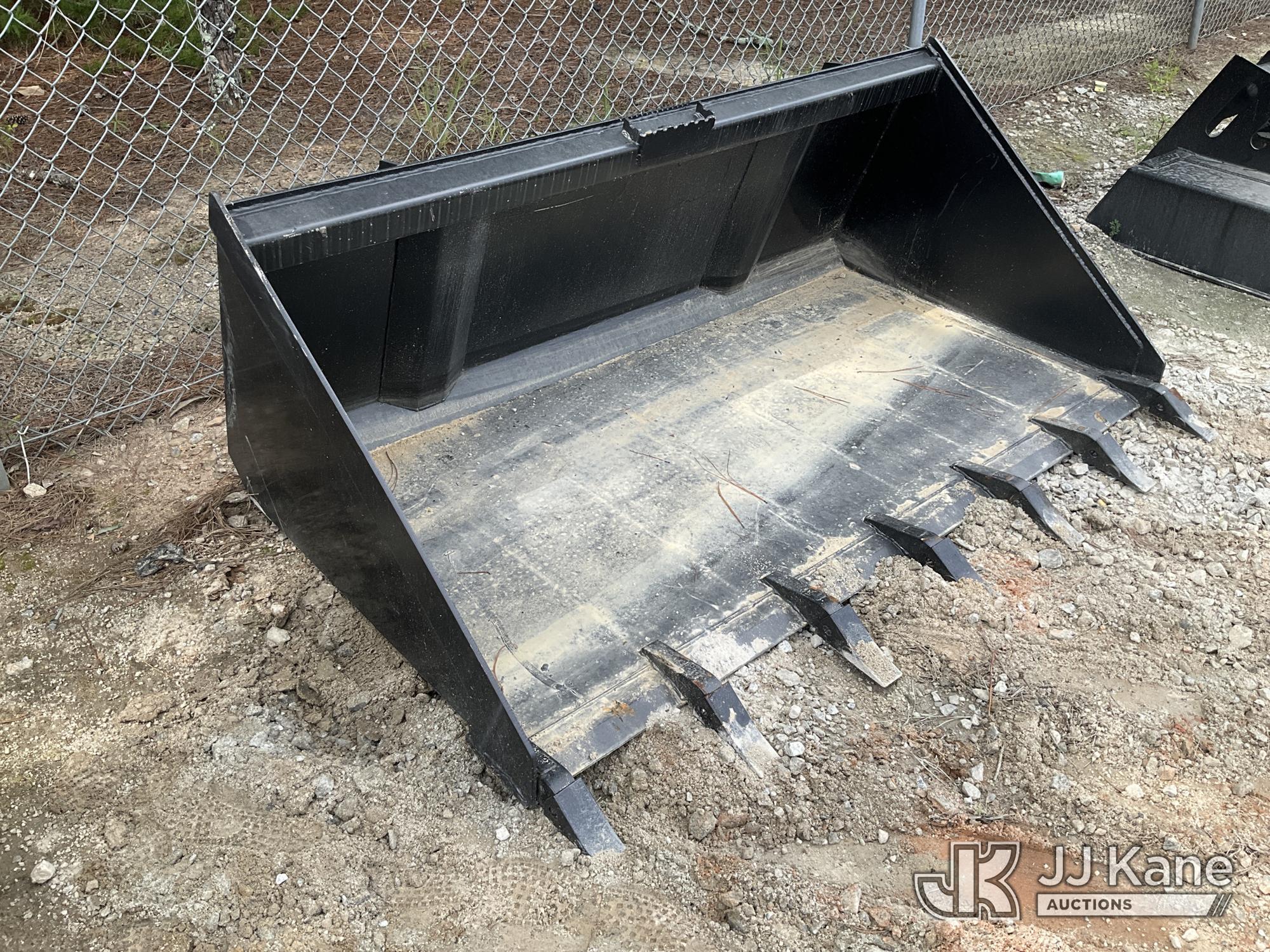 72in Quick Attach Loader Bucket NOTE: This unit is being sold AS IS/WHERE IS via Timed Auction and is located in Villa Rica