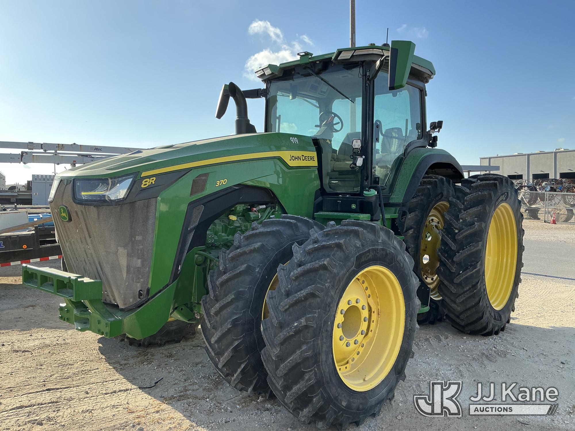 Photo of 2023 John Deere 8R 370