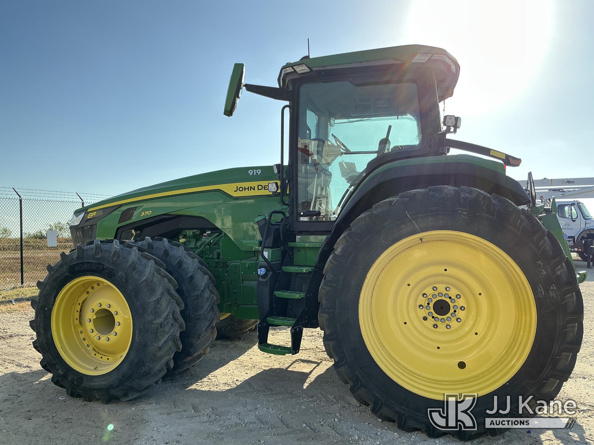 2023 John Deere 8R 370