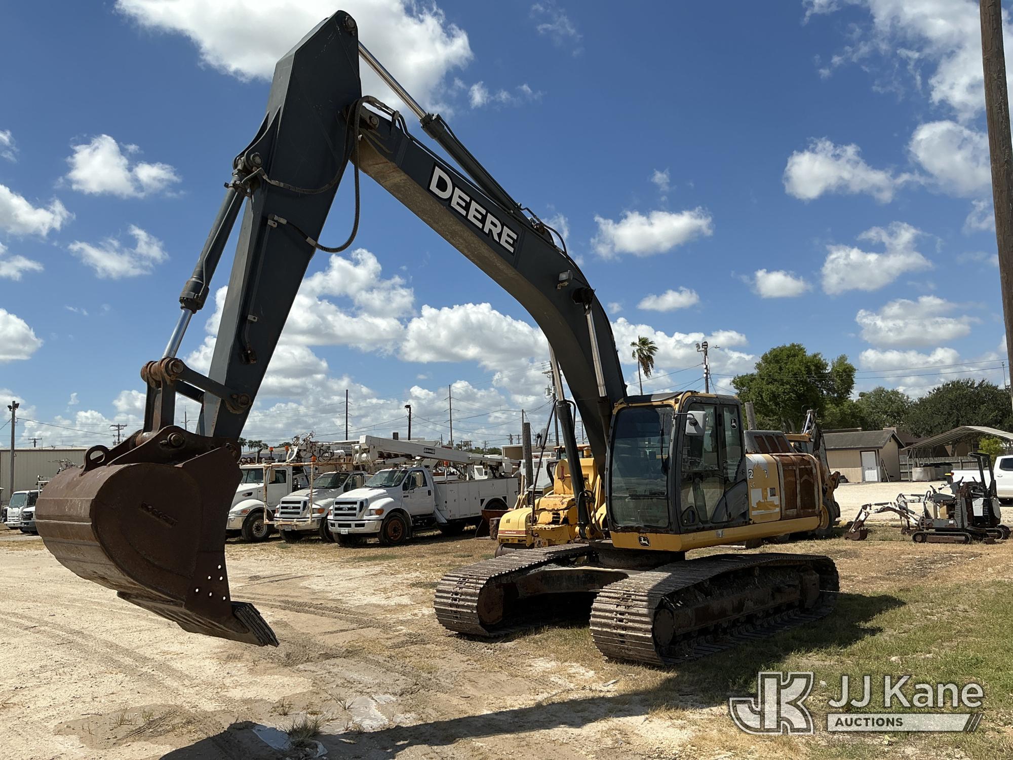 Photo of 2012 John Deere 250G LC