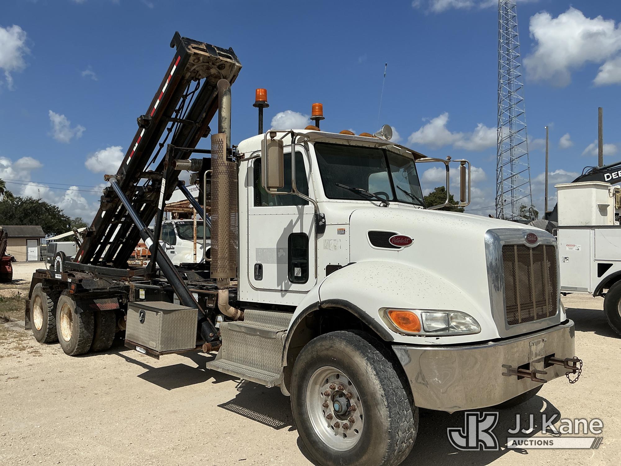 2014 Peterbilt 348