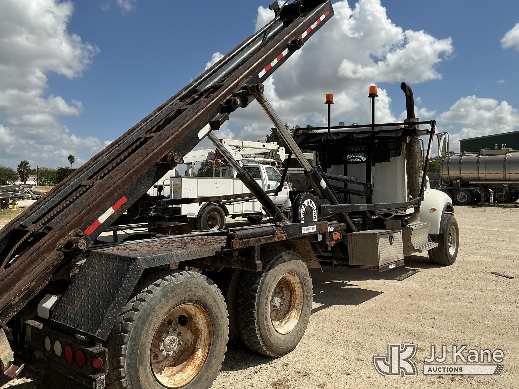 2014 Peterbilt 348